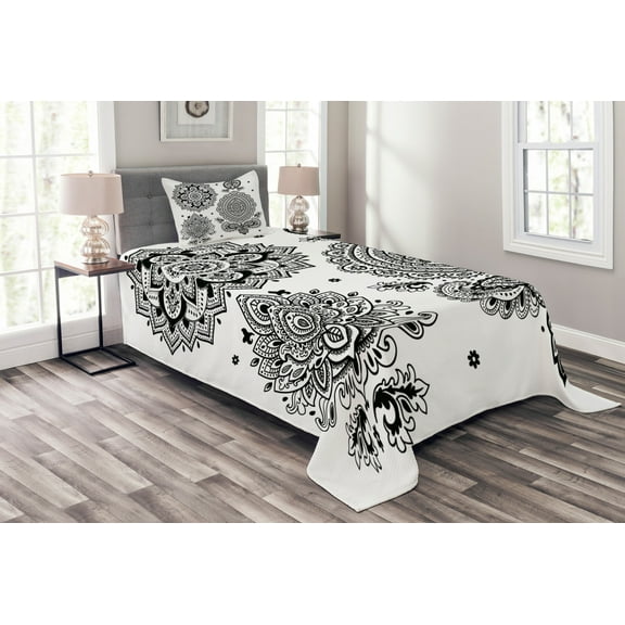 Ambesonne Ethnic Quilted Bedspread Set 2 Pcs, South Ornate Design, Twin Size, White Black