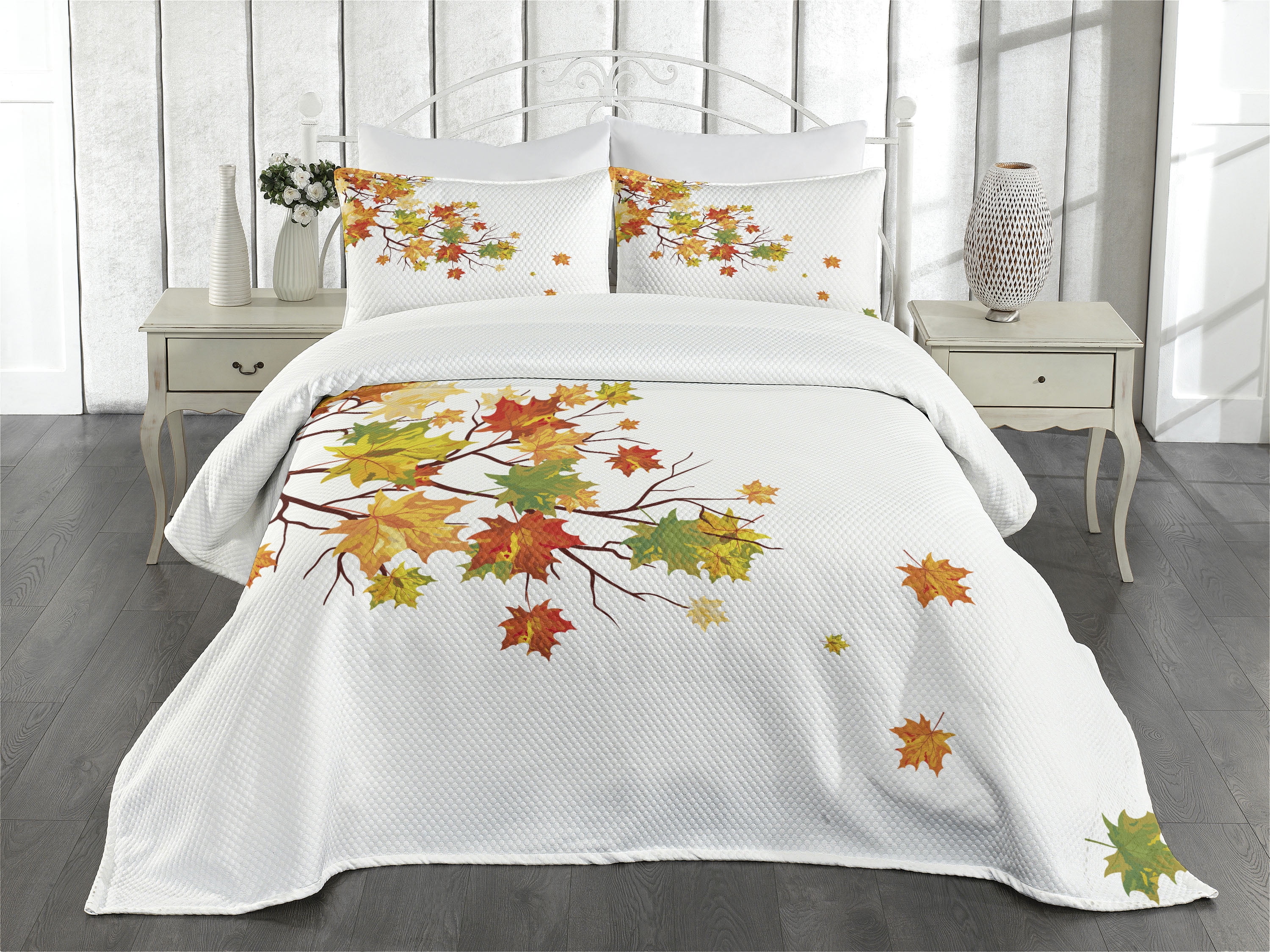 King White Quilted Bedspread Set with Autumn Leaves