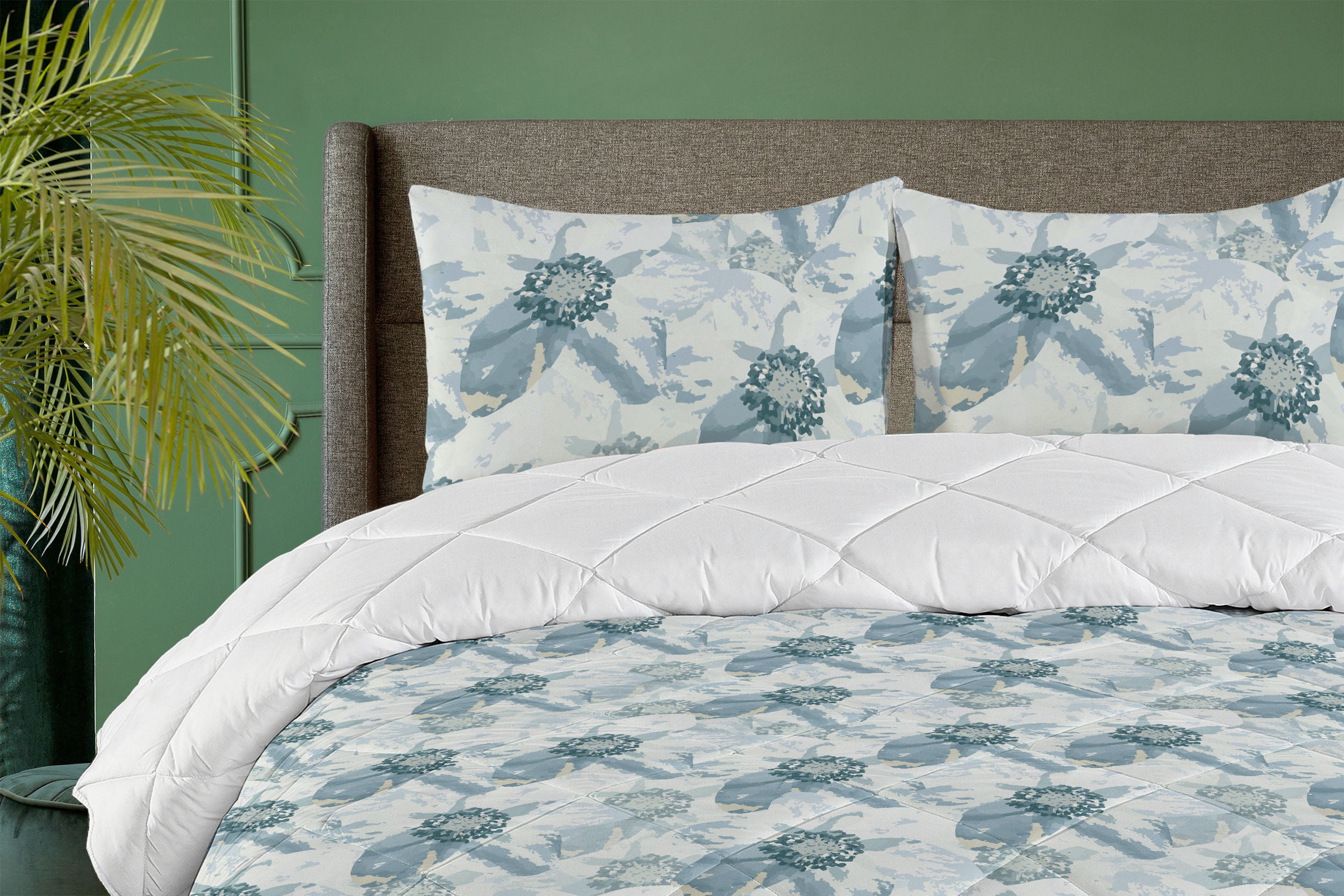 Ambesonne Floral Down Alternative Quilt Comforter, Grunge Flowers