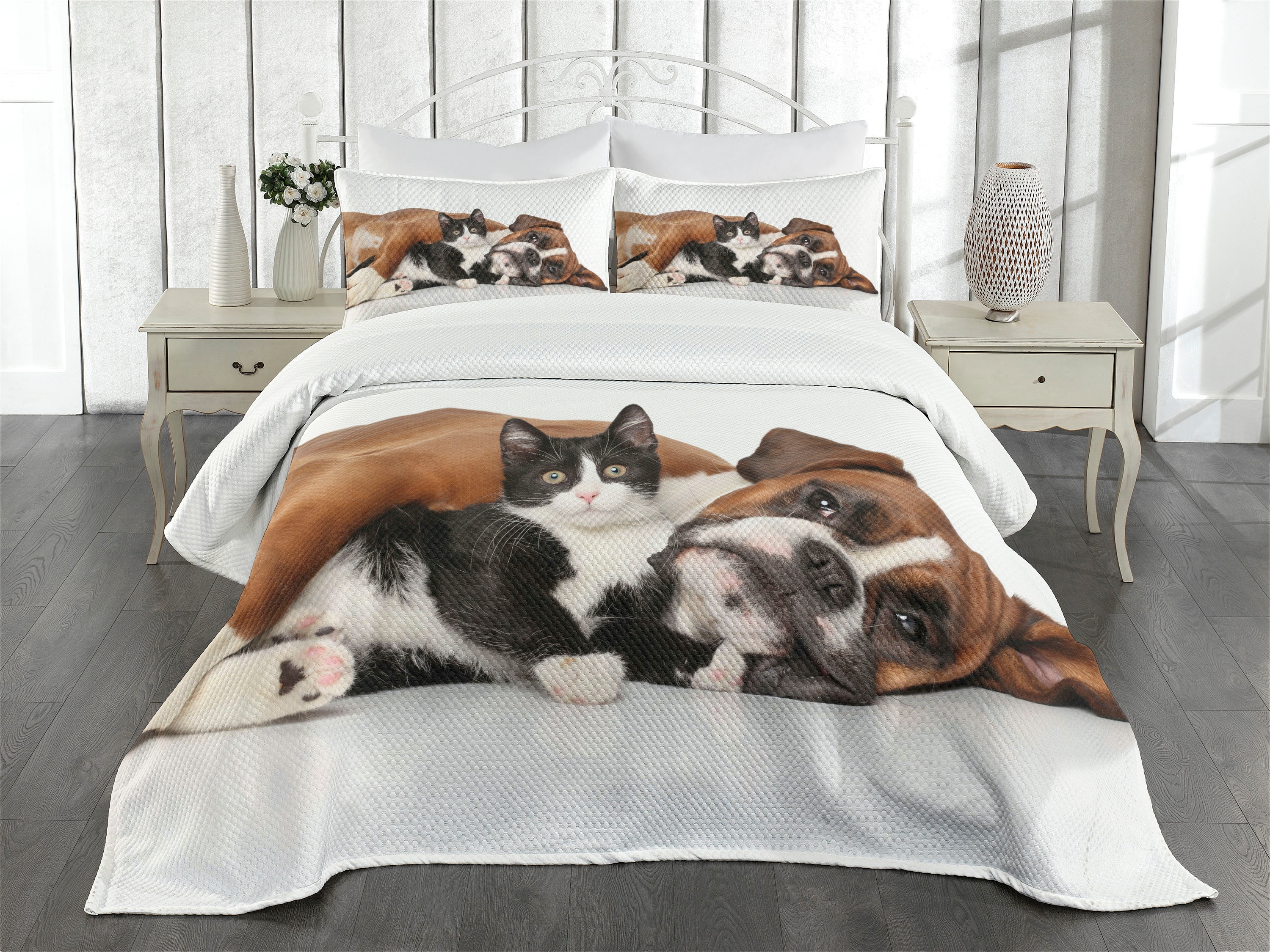 King Size Black and White Quilted Bedspread Set