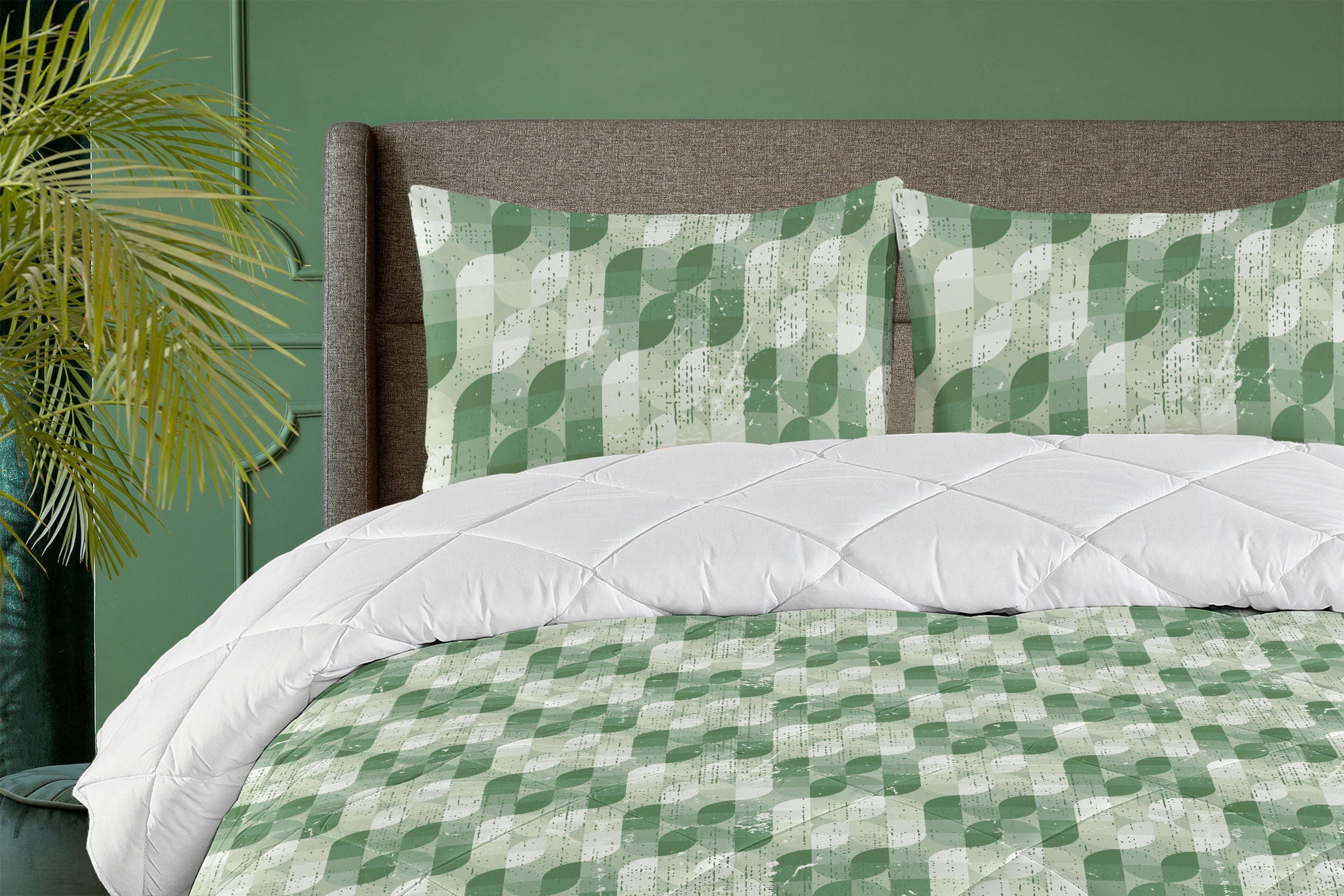 Ambesonne Geometric Down Alternative Quilt Comforter, Grunge Whimsical