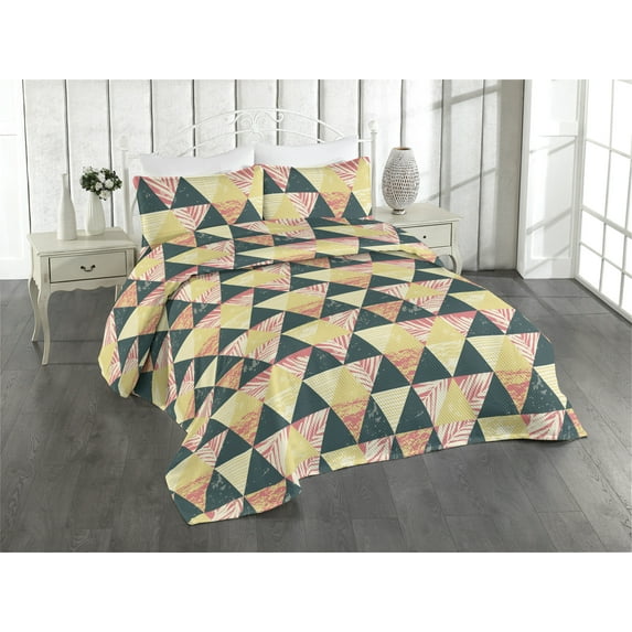 Ambesonne Geometric Quilted Bedspread Set 3 Pcs, Tropical Grunge Triangles, Queen, Dark Teal Pastel Pink