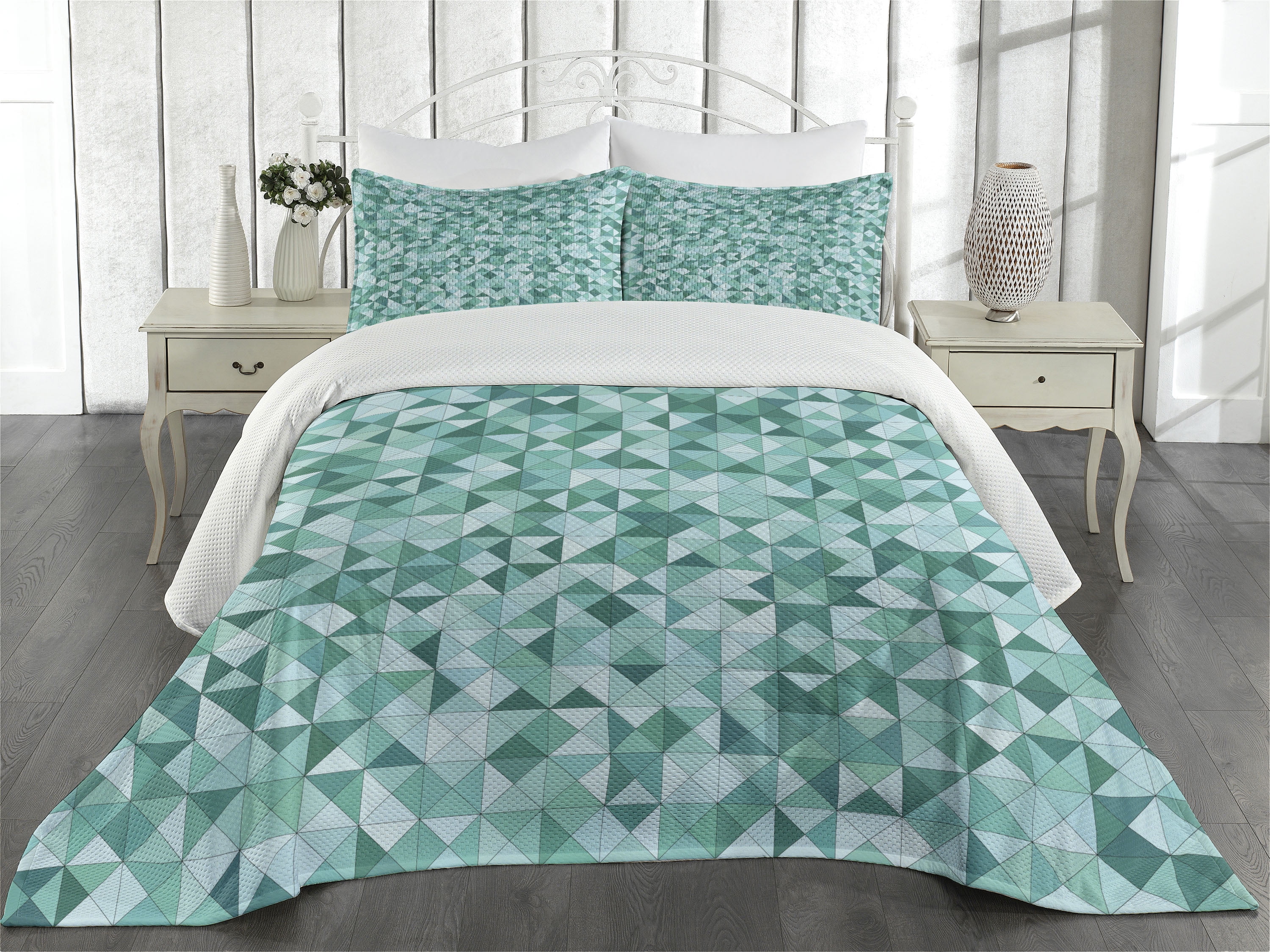 Teal Green Geometric Triangle Queen Bedspread Set