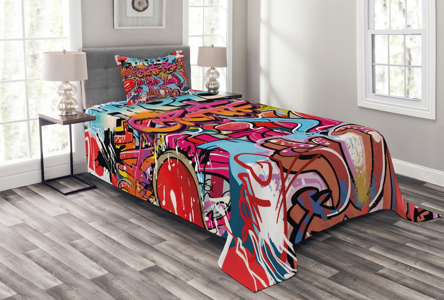 Graffiti Multicolor Twin Quilted Bedspread Set with Sham