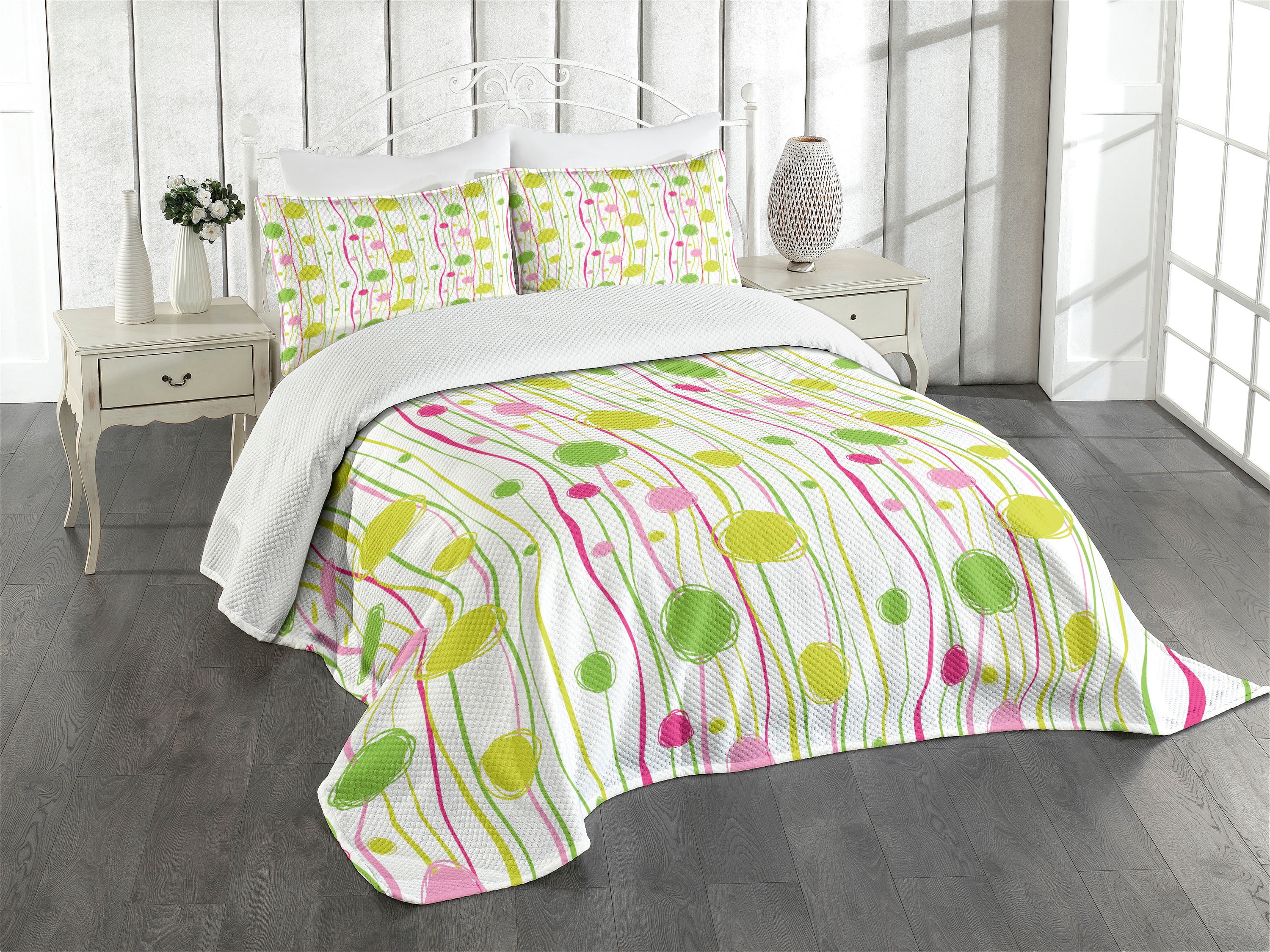 Green Pink White Queen Quilted Bedspread Set with Shams