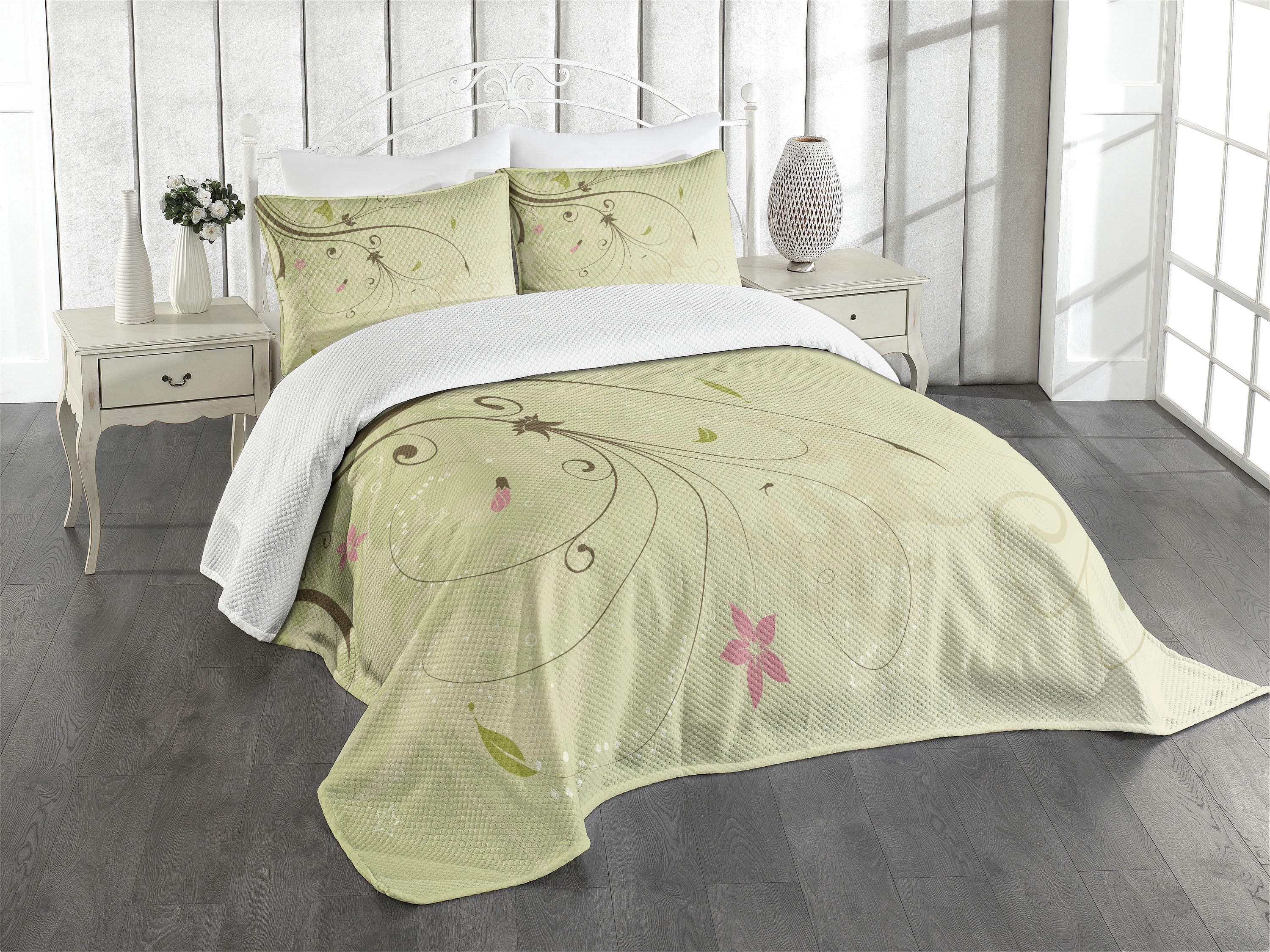 Brown Quilted Queen Bedspread Set with Pillow Shams