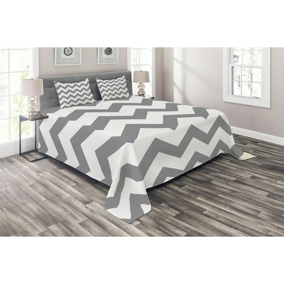 Ambesonne Grey Quilted Coverlet 3 Pcs, Geometrical Zigzag Stripes, King Size, White Grey