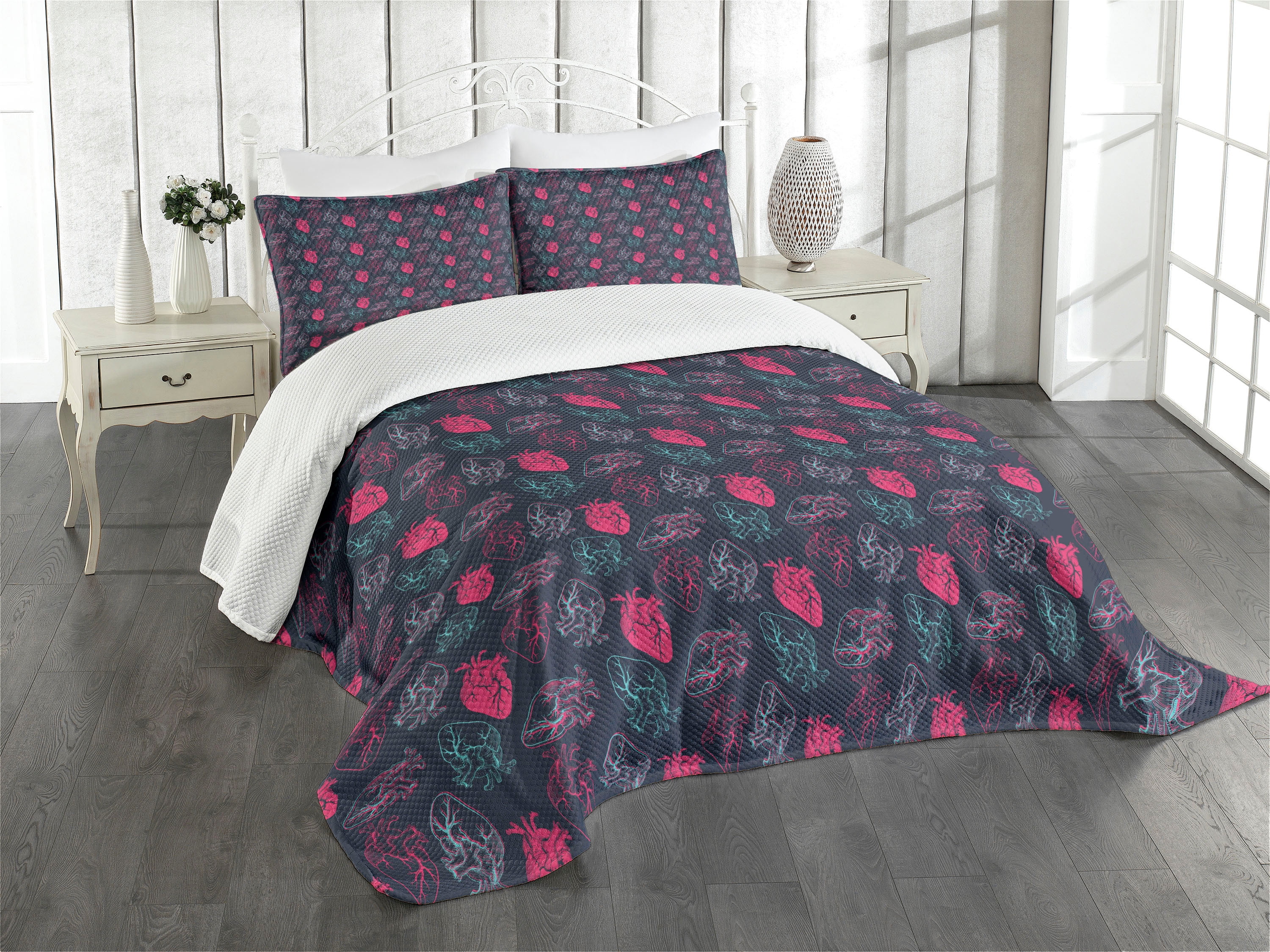 Black Quilted Queen Bedspread Set with Pillow Shams
