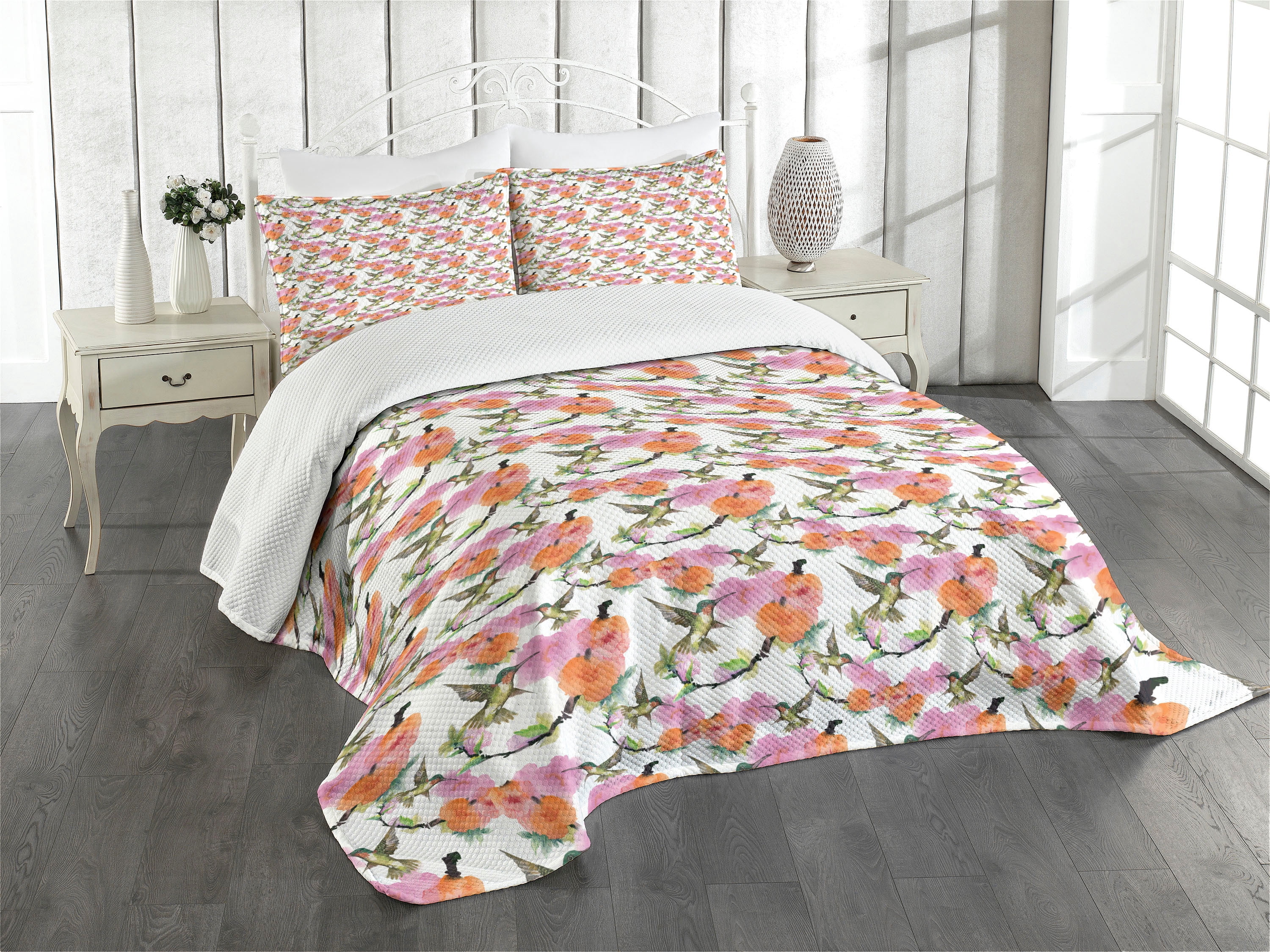 White Quilted Queen Bedspread Set with Pillow Shams