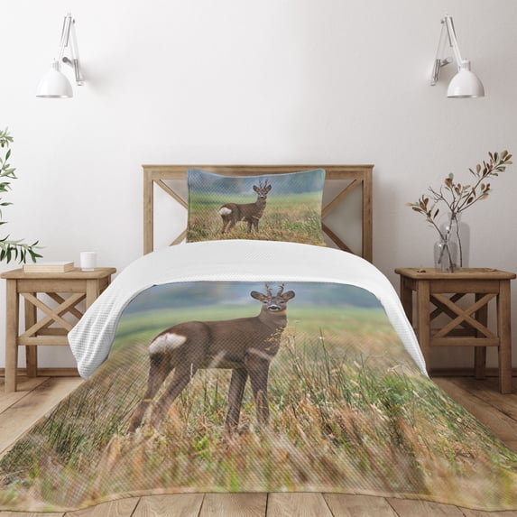 Ambesonne Hunting Quilted Bedspread Set 2 Pcs, Deer Wildlife, Twin Size, Multicolor