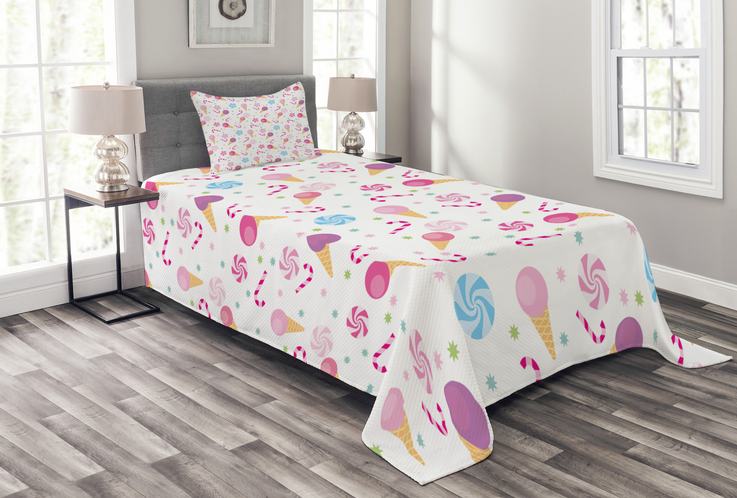White Quilted Twin Bedspread Set with Candy Print