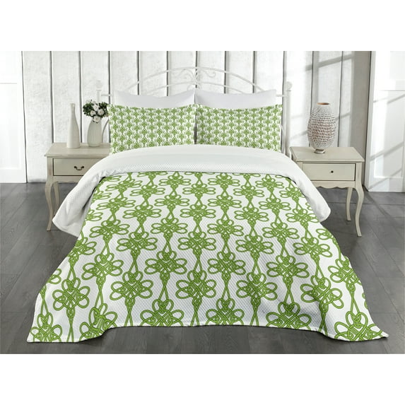 Ambesonne Irish Quilted Bedspread Set 3 Pcs, Entangled Clover Leaves, King Size, Cream Green