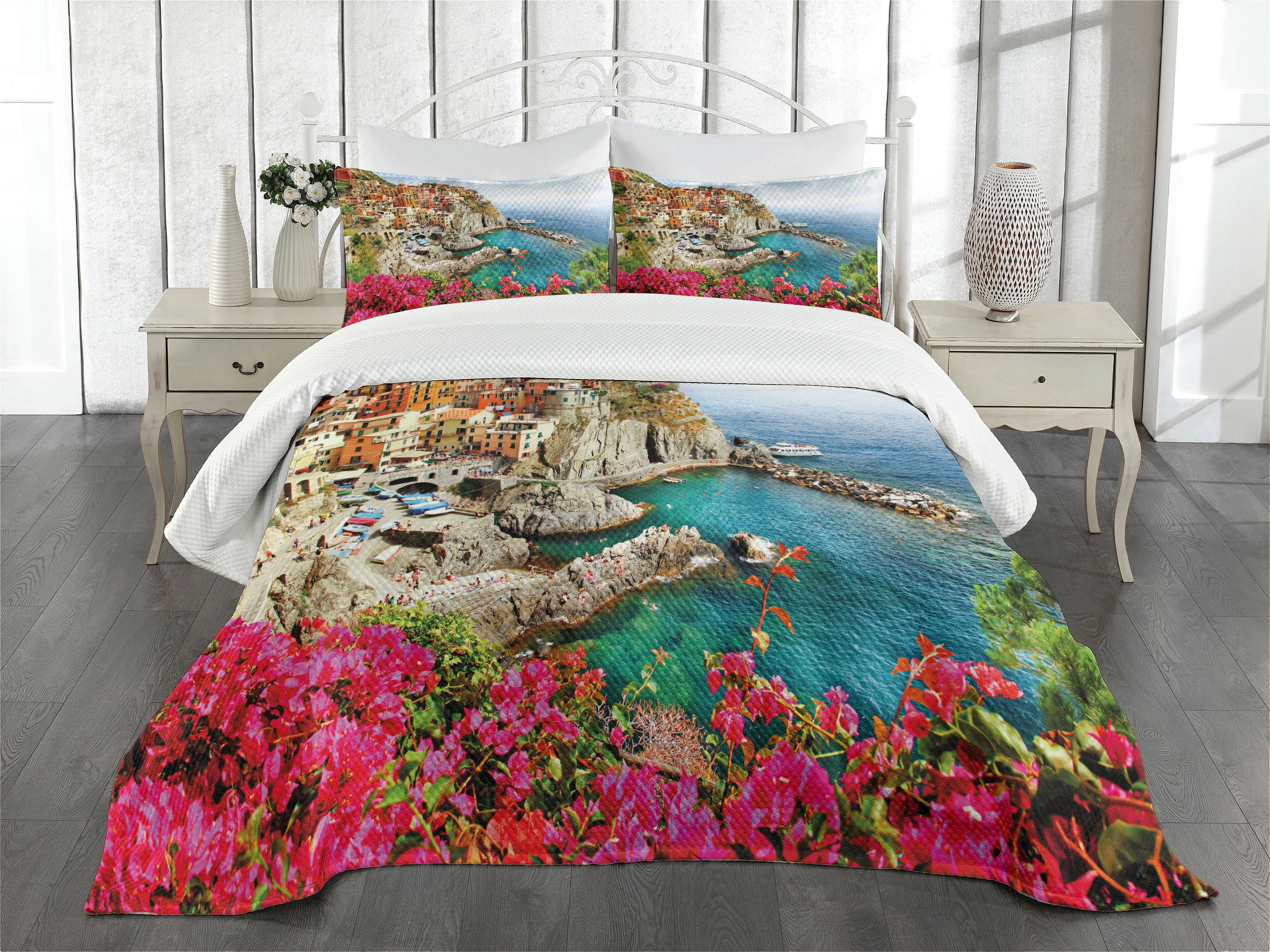 White Quilted Queen Bedspread Set with Coastal Print
