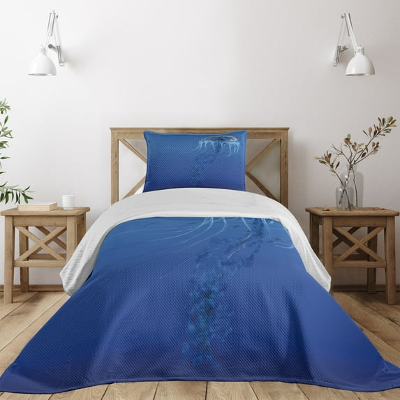 Ambesonne Jellyfish Quilted Coverlet 2 Pcs, Blue Ocean Animal, Twin Size, Blue