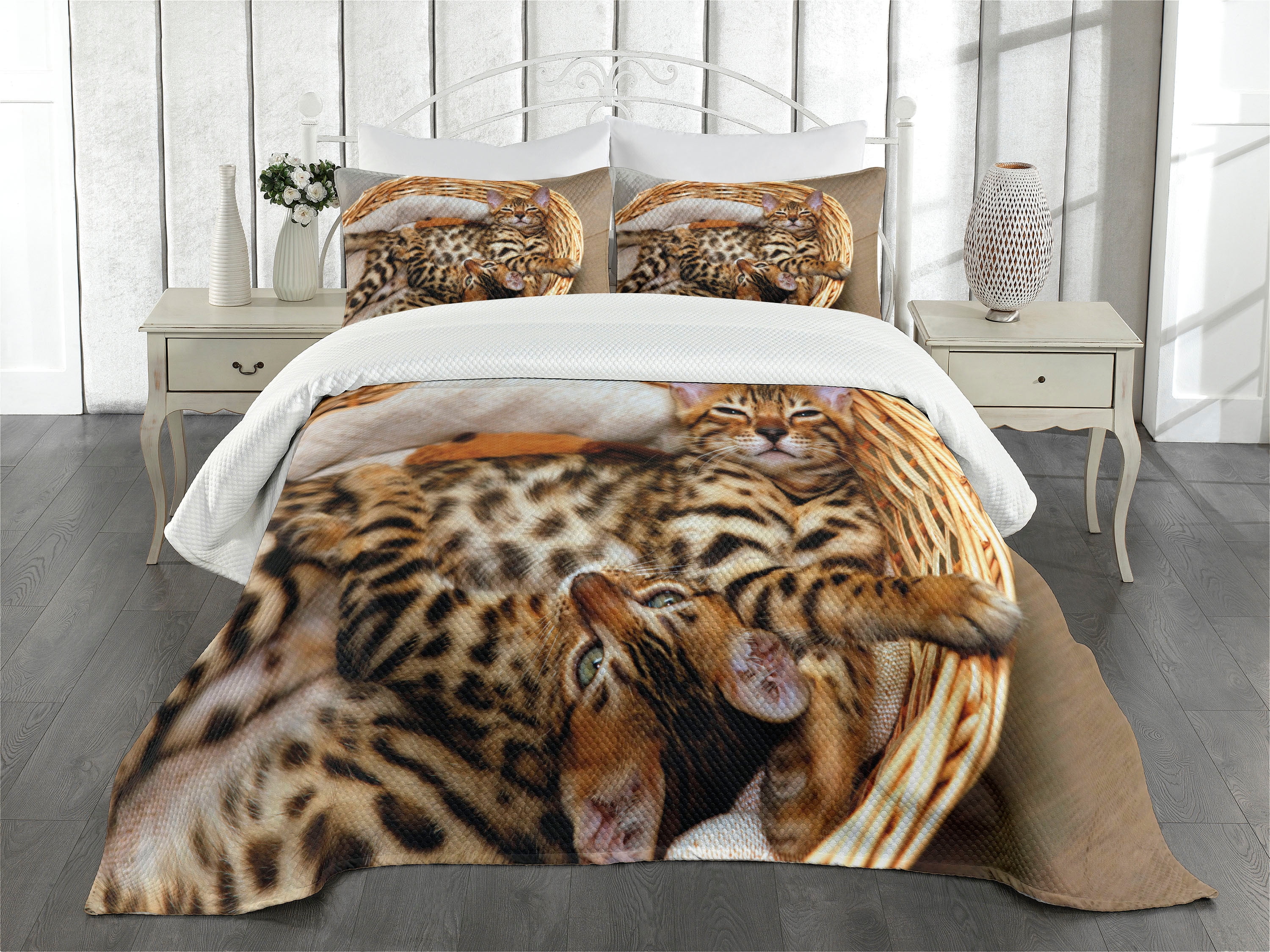 Brown Quilted Queen Bedspread Set with Pillow Shams