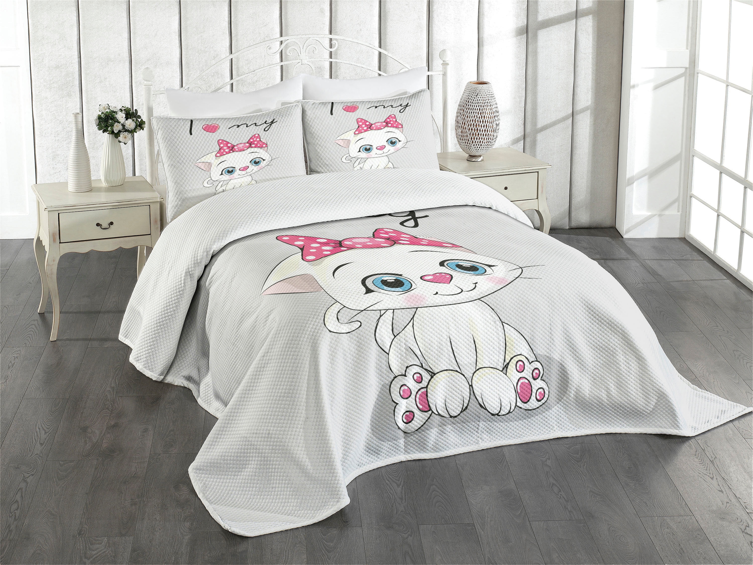 White Quilted Queen Bedspread Set with Cartoon Cat Design