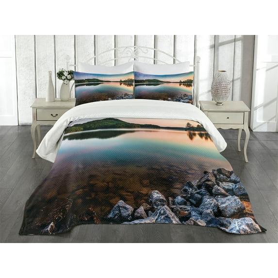 Ambesonne Lake Quilted Bedspread Set 3 Pcs, Allatoona Red Top Mountain, King Size, Multicolor