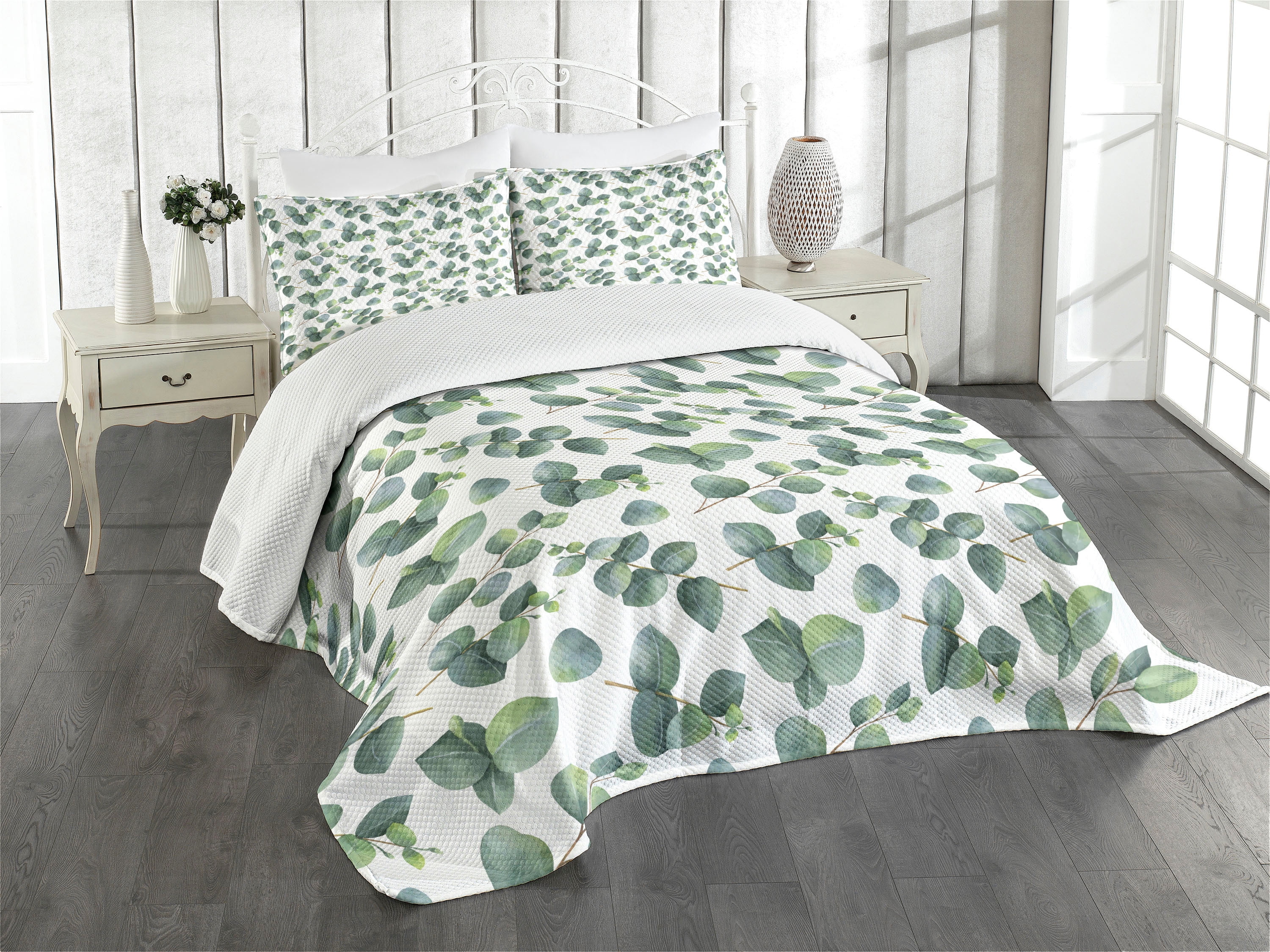 King White Quilted Bedspread Set with Eucalyptus Design