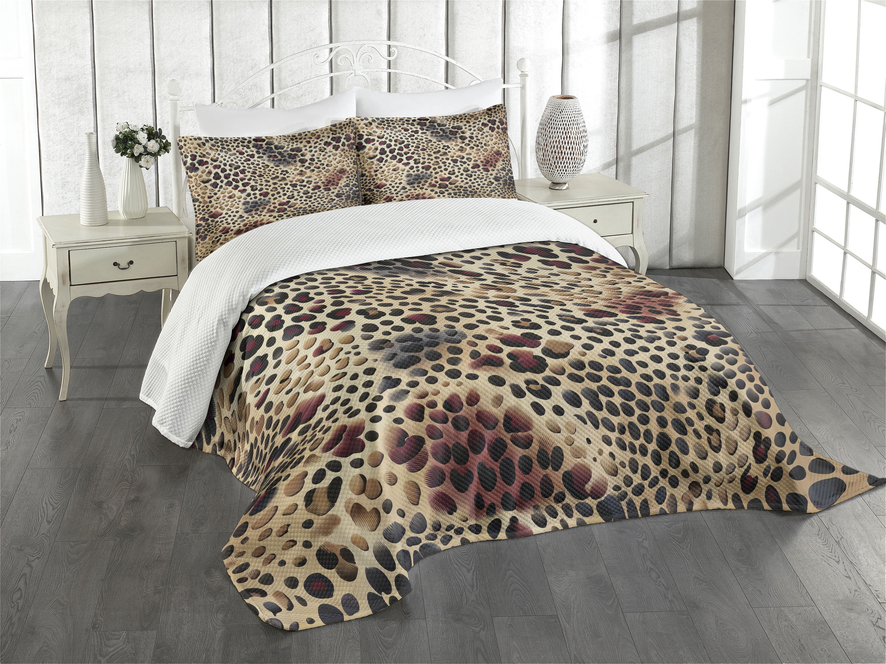 Leopard Print Queen Bedspread Set with Shams