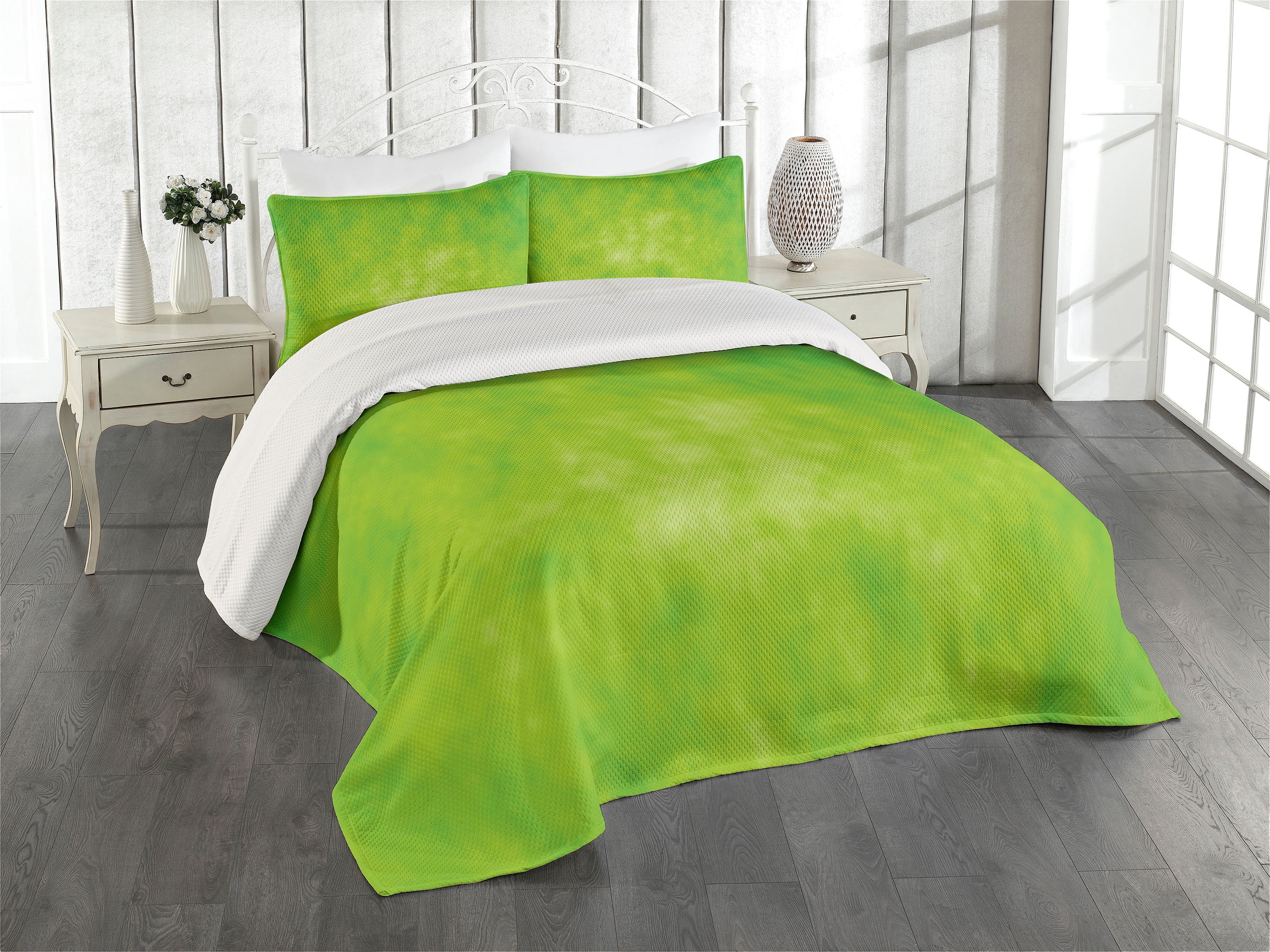 Twin White and Lime Green Quilted Bedspread Set
