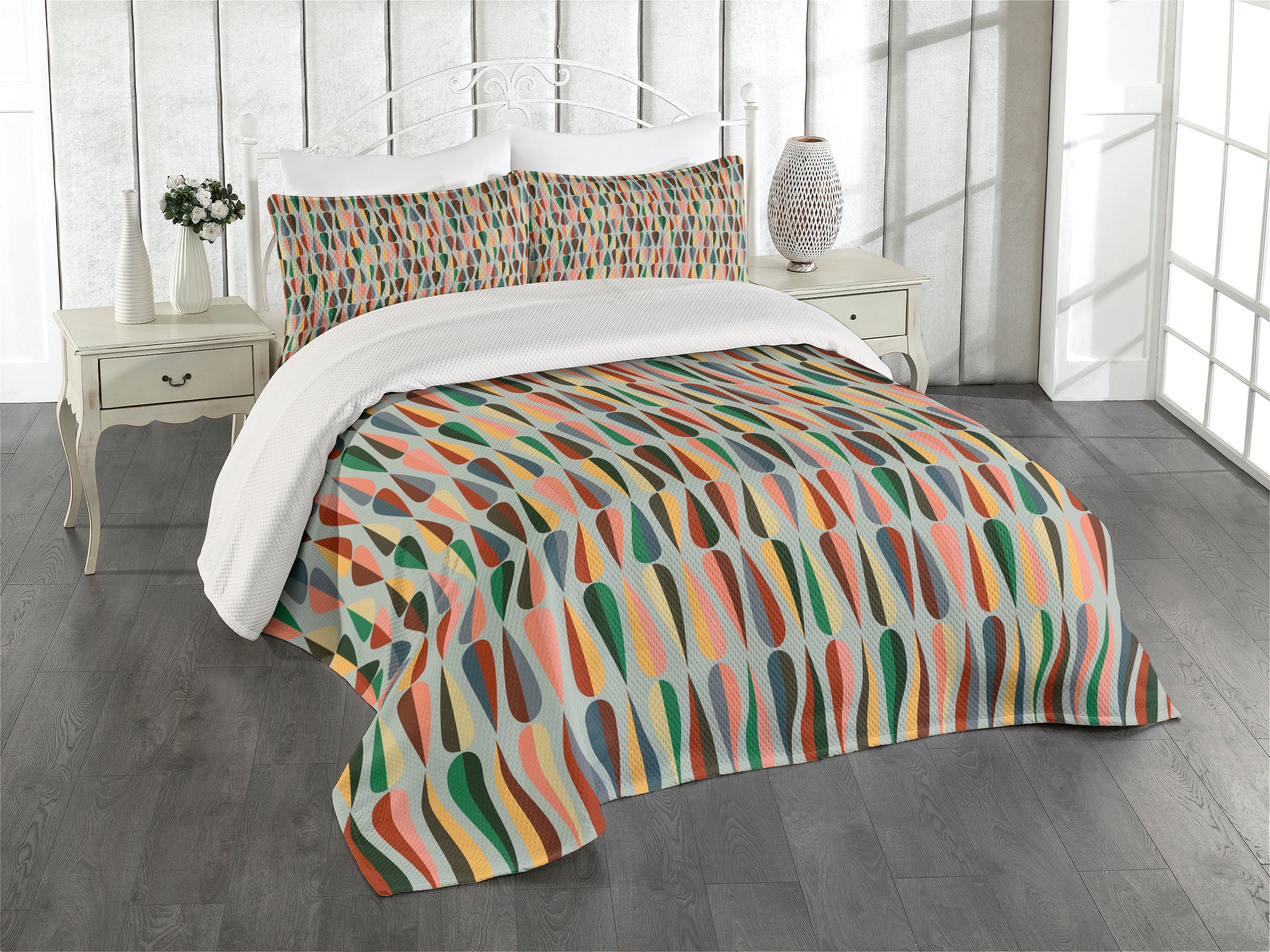 Queen White Multicolor Polyester Bedspread Set