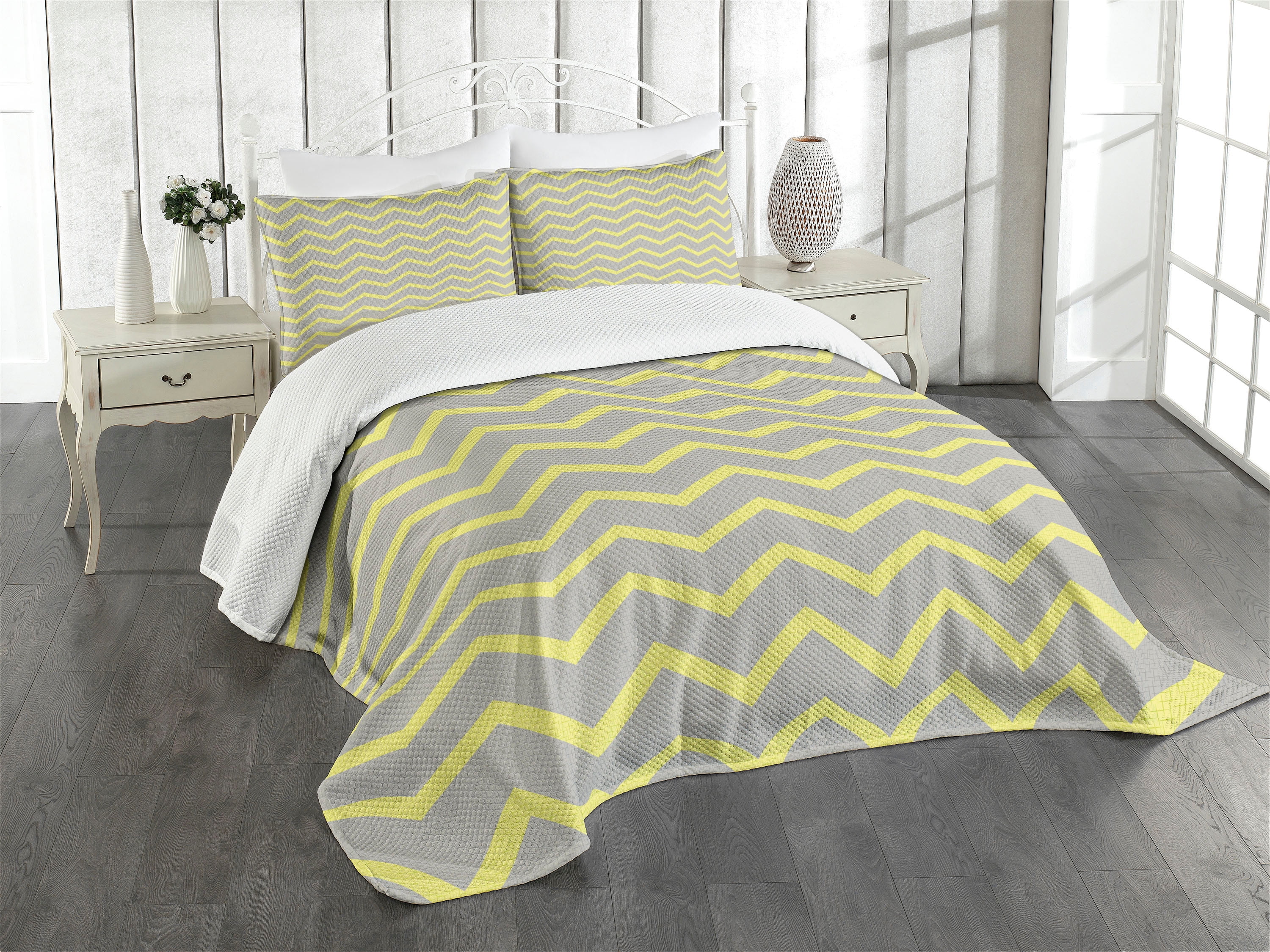 Gray and Yellow Zig Zag Queen Quilted Bedspread Set