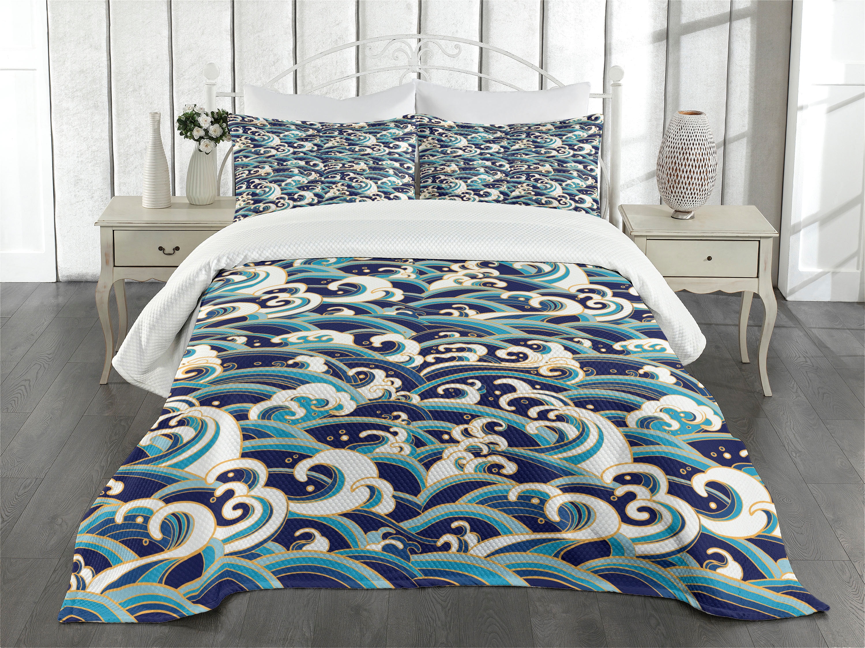 Nautical Ocean Waves Pattern Quilted Queen Bedspread Set