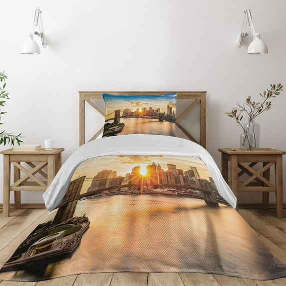 Ambesonne New York Quilted Coverlet 2 Pcs, Cityscape of Brooklyn, Twin Size, Multicolor