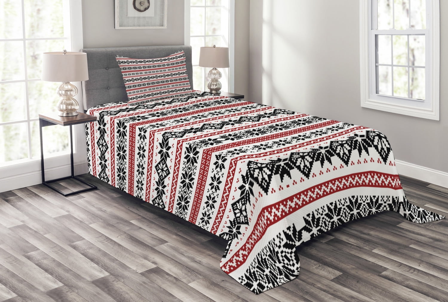 Twin White Quilted Bedspread Set with Nordic Motifs