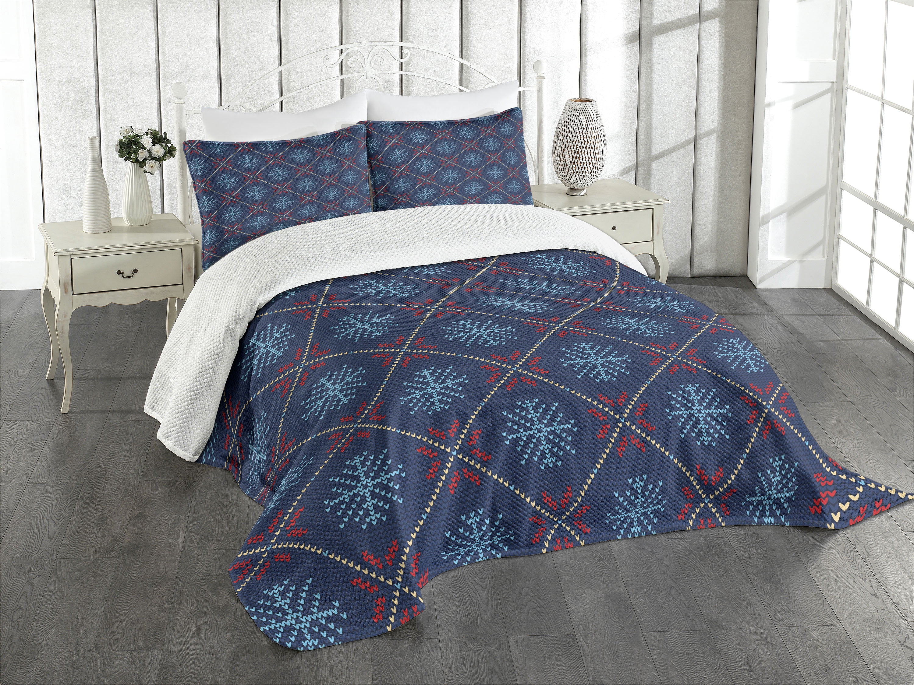 Nordic Blue and Beige Queen Bedspread Set with Snowflake Motifs