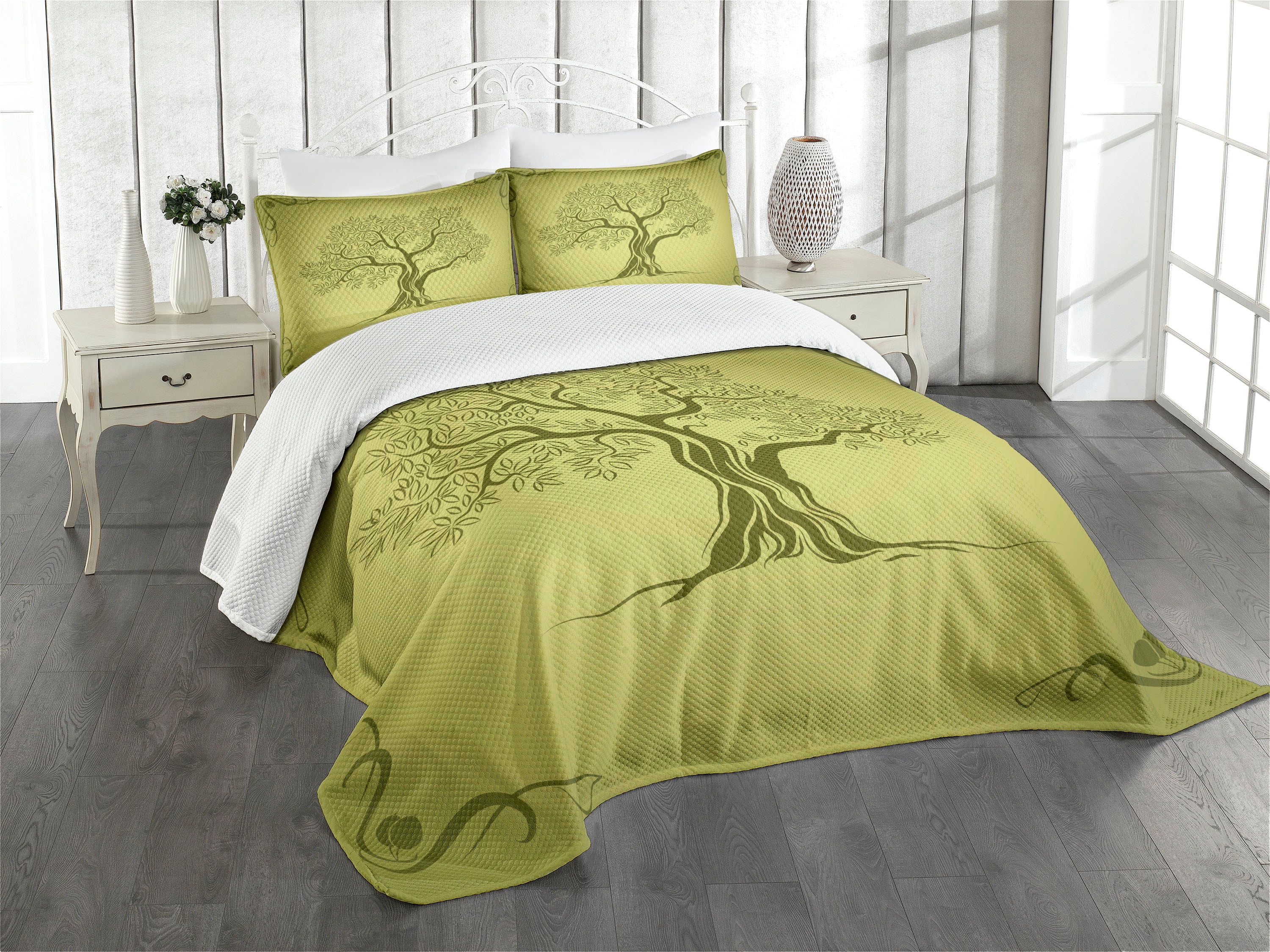 Olive Green Quilted Queen Bedspread Set with Tree Pattern