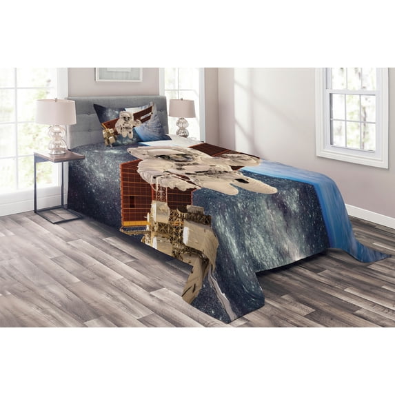 Ambesonne Outer Space Quilted Coverlet 2 Pcs, Gravity Astronaut, Twin Size, Multicolor