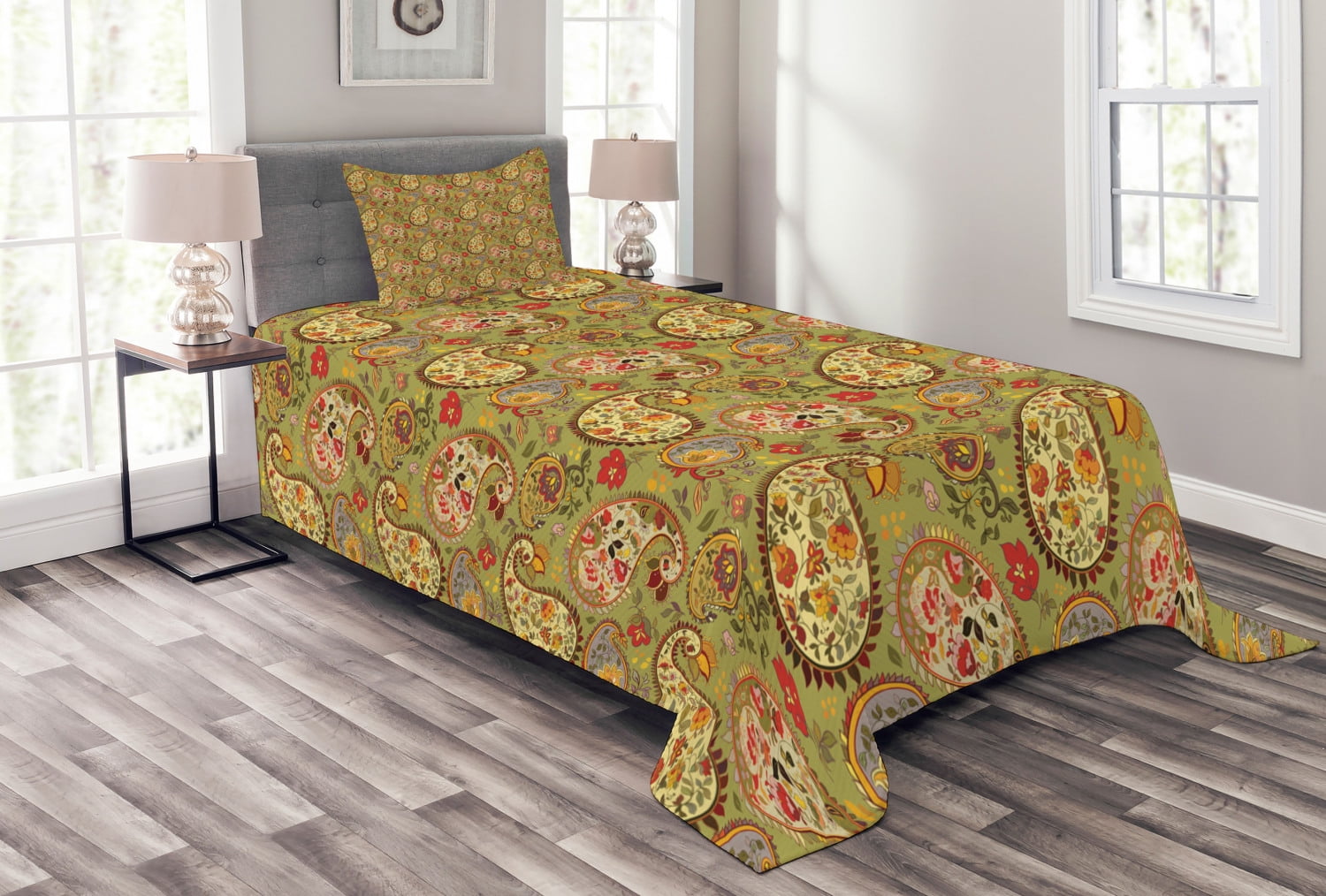 Twin Size White and Green Quilted Bedspread Set