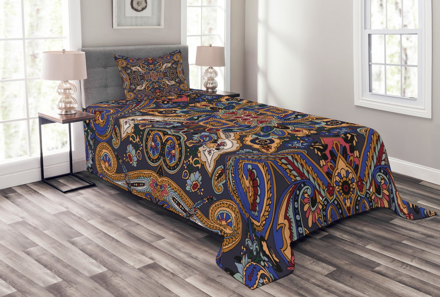 Twin White and Multicolor Quilted Bedspread Set