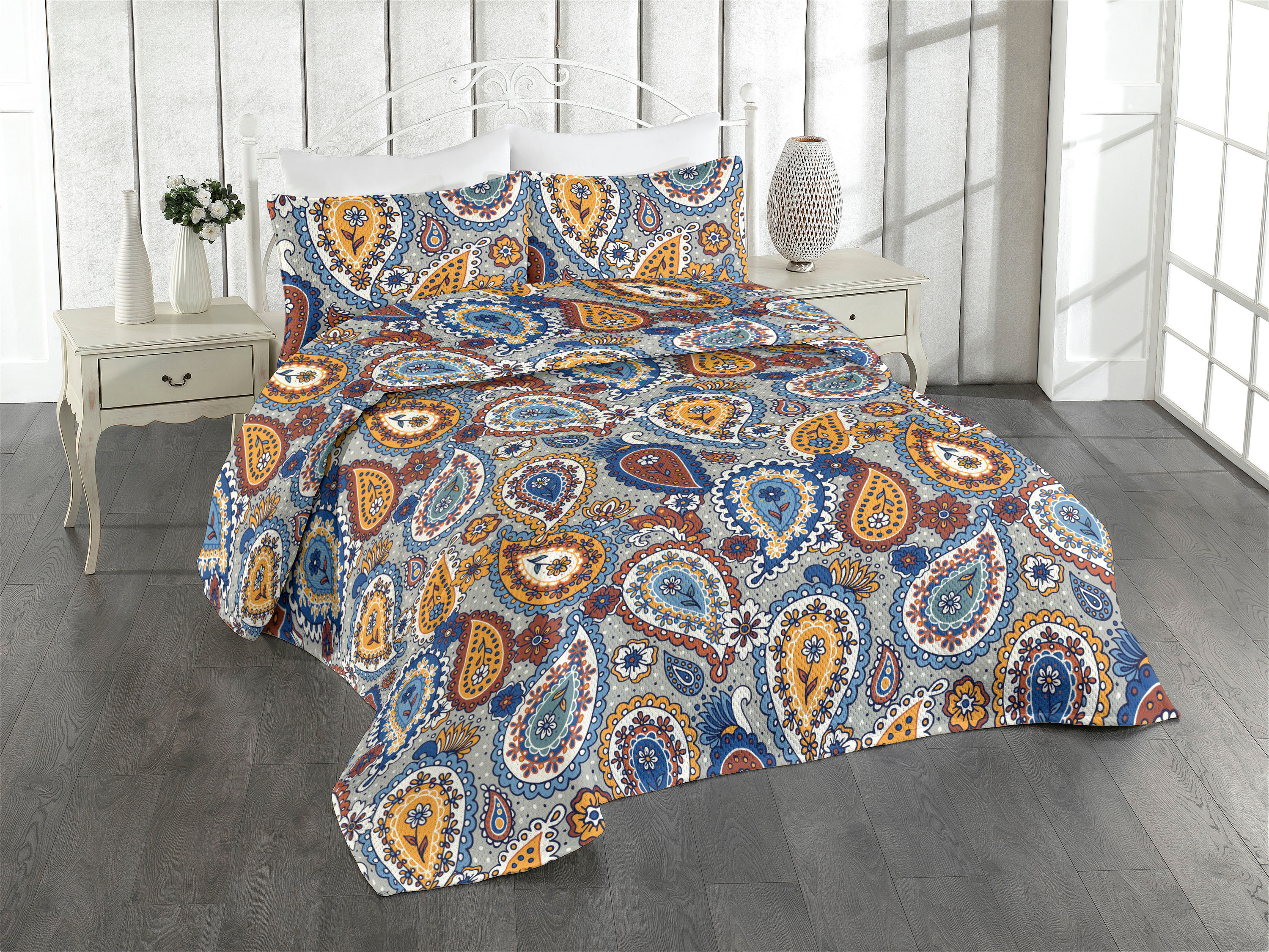 Ambesonne Paisley Quilted Bedspread Set 3 Pcs, Floral Ornament Drop Motifs, Twin, Marigold Rust