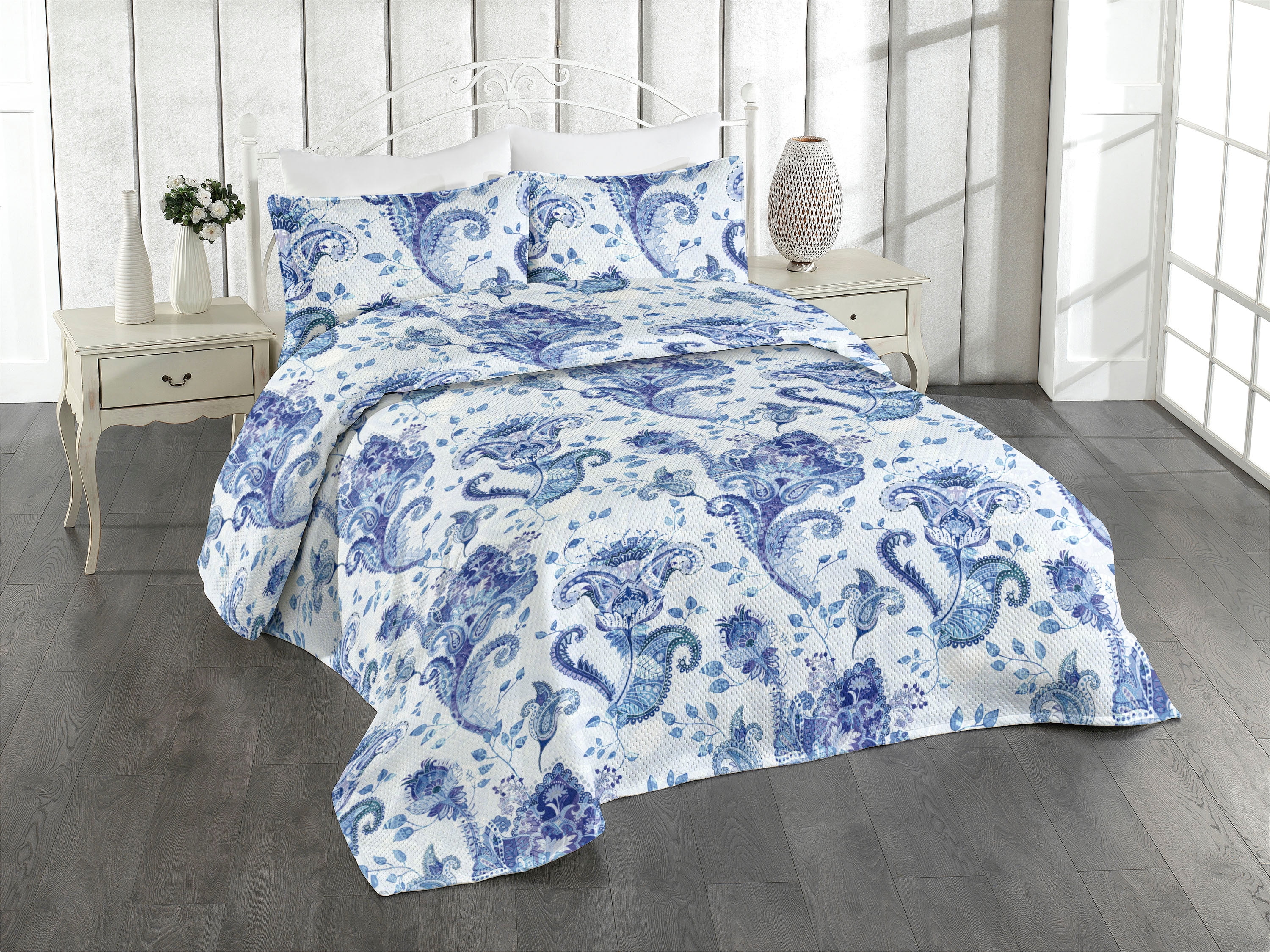 Ambesonne Paisley Quilted Bedspread Set 3 Pcs, Oriental Floral Boho Motifs, King, Dark Lavender