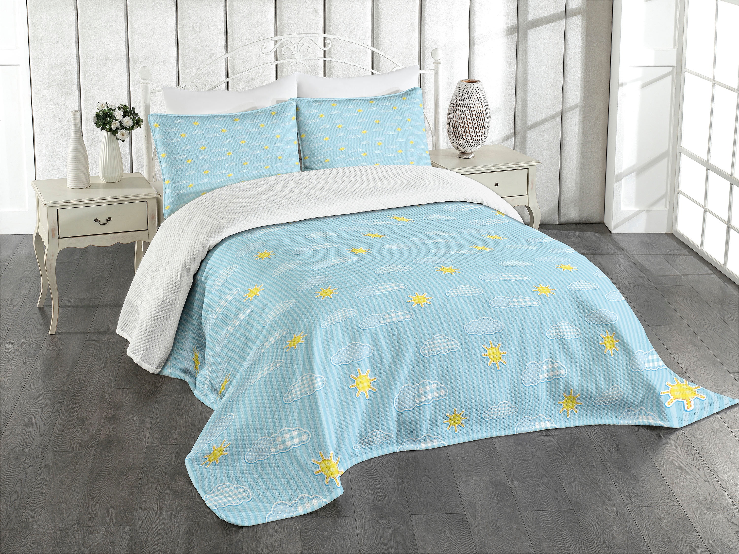 Pale Blue Quilted Queen Bedspread Set with Pillow Shams