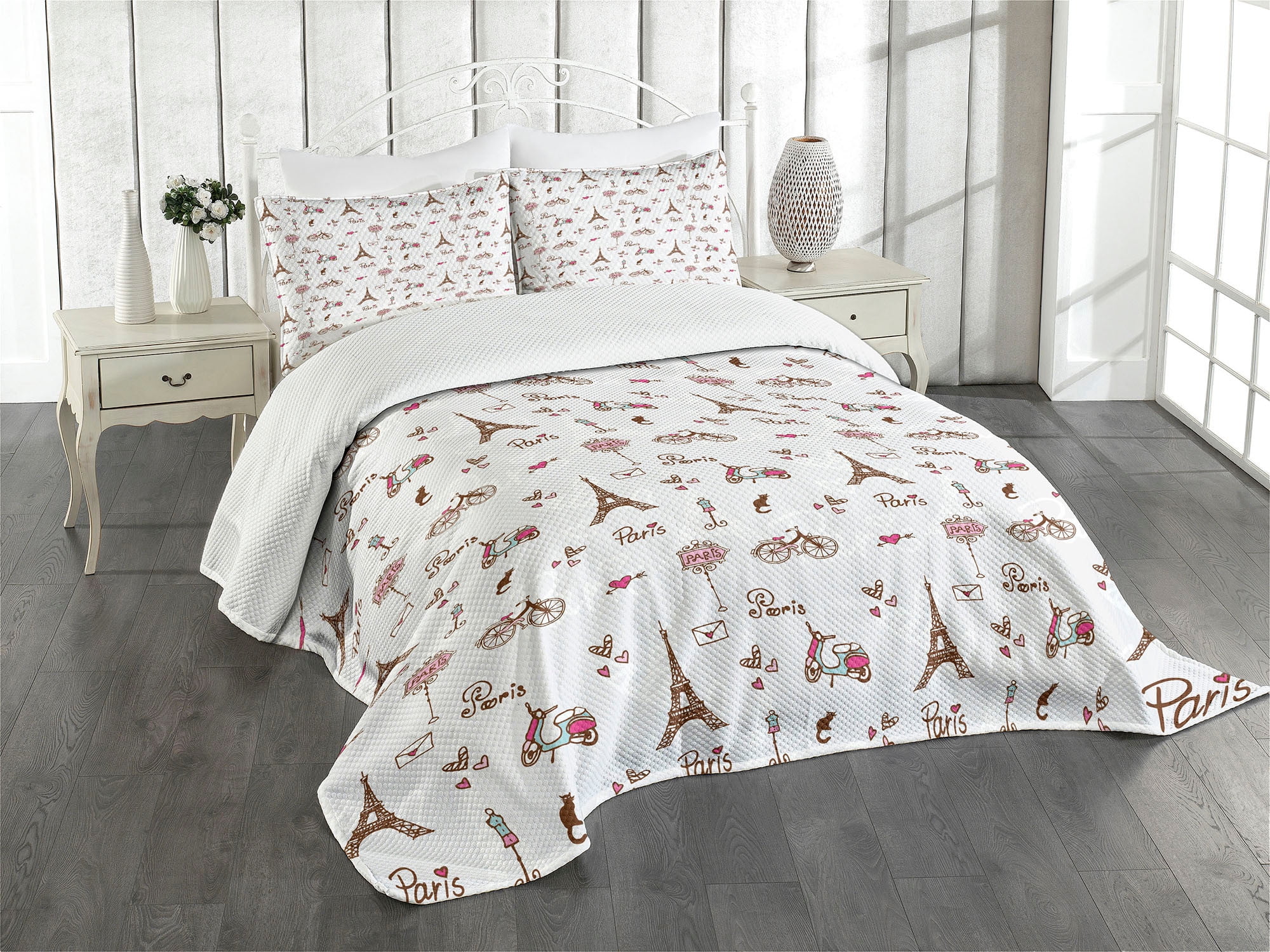 White Quilted Paris Pattern Queen Bedspread Set