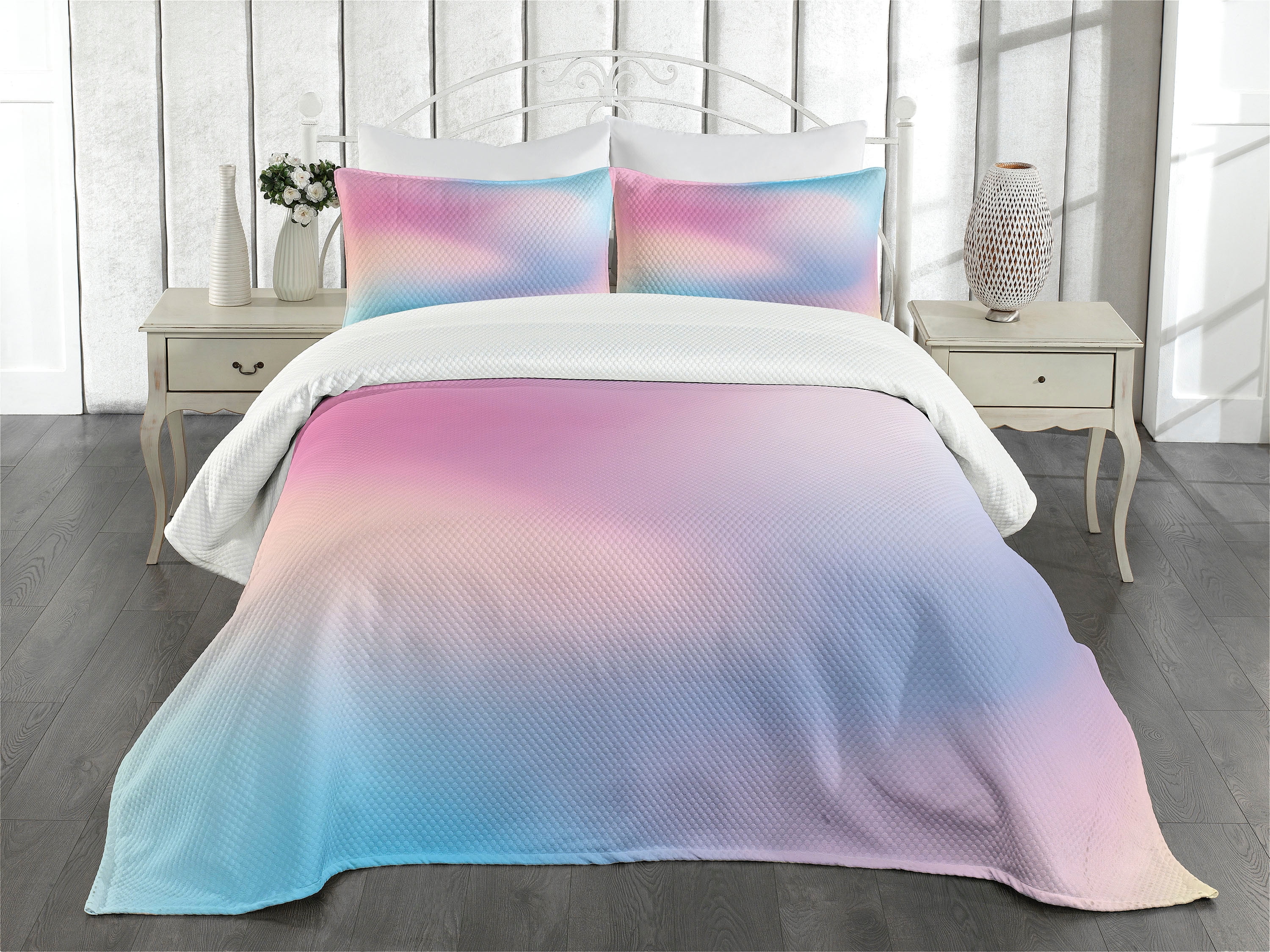 King Size Blue and Pink Quilted Bedspread Set
