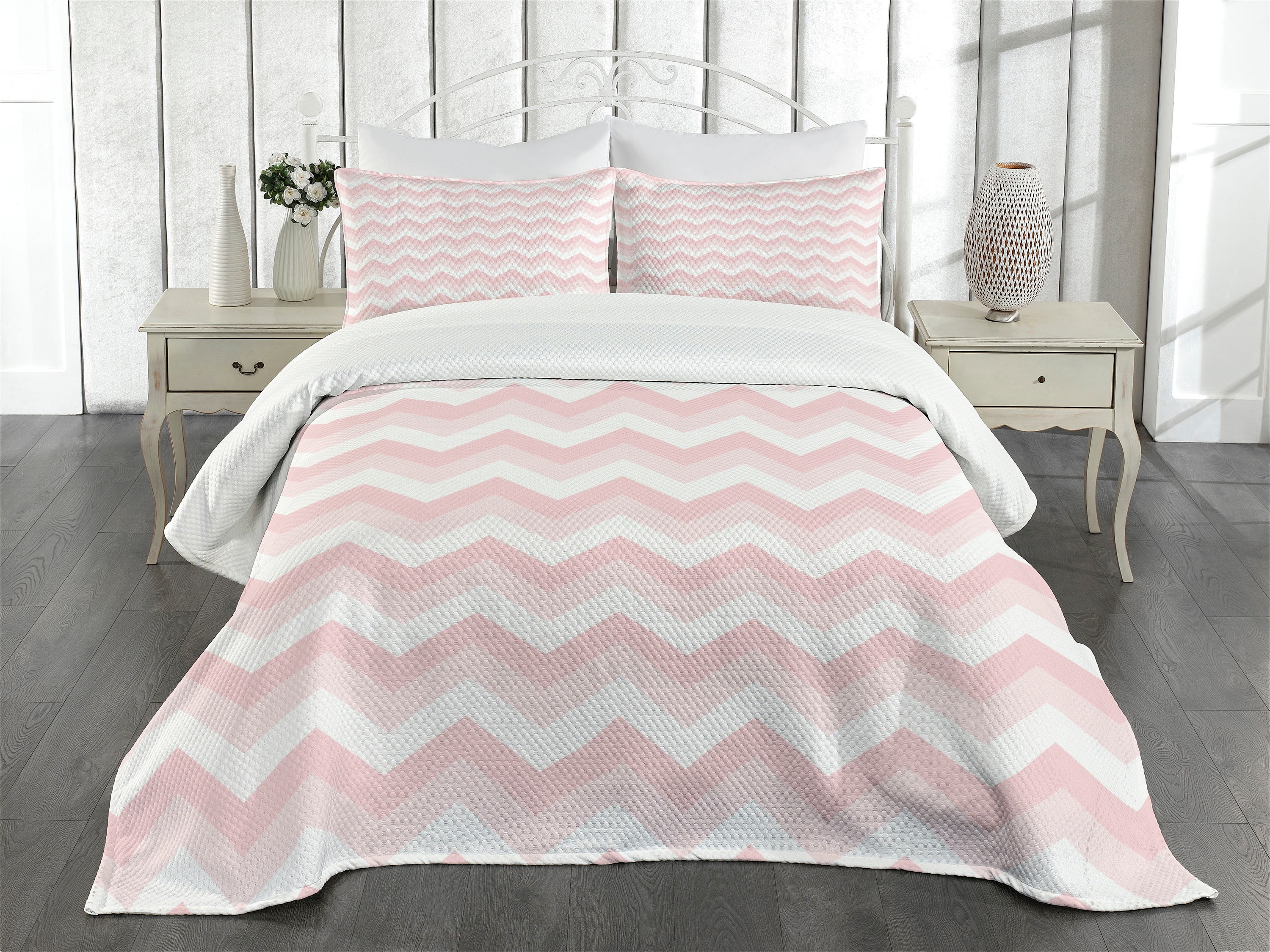 Pink Quilted Queen Bedspread Set with Pillow Shams