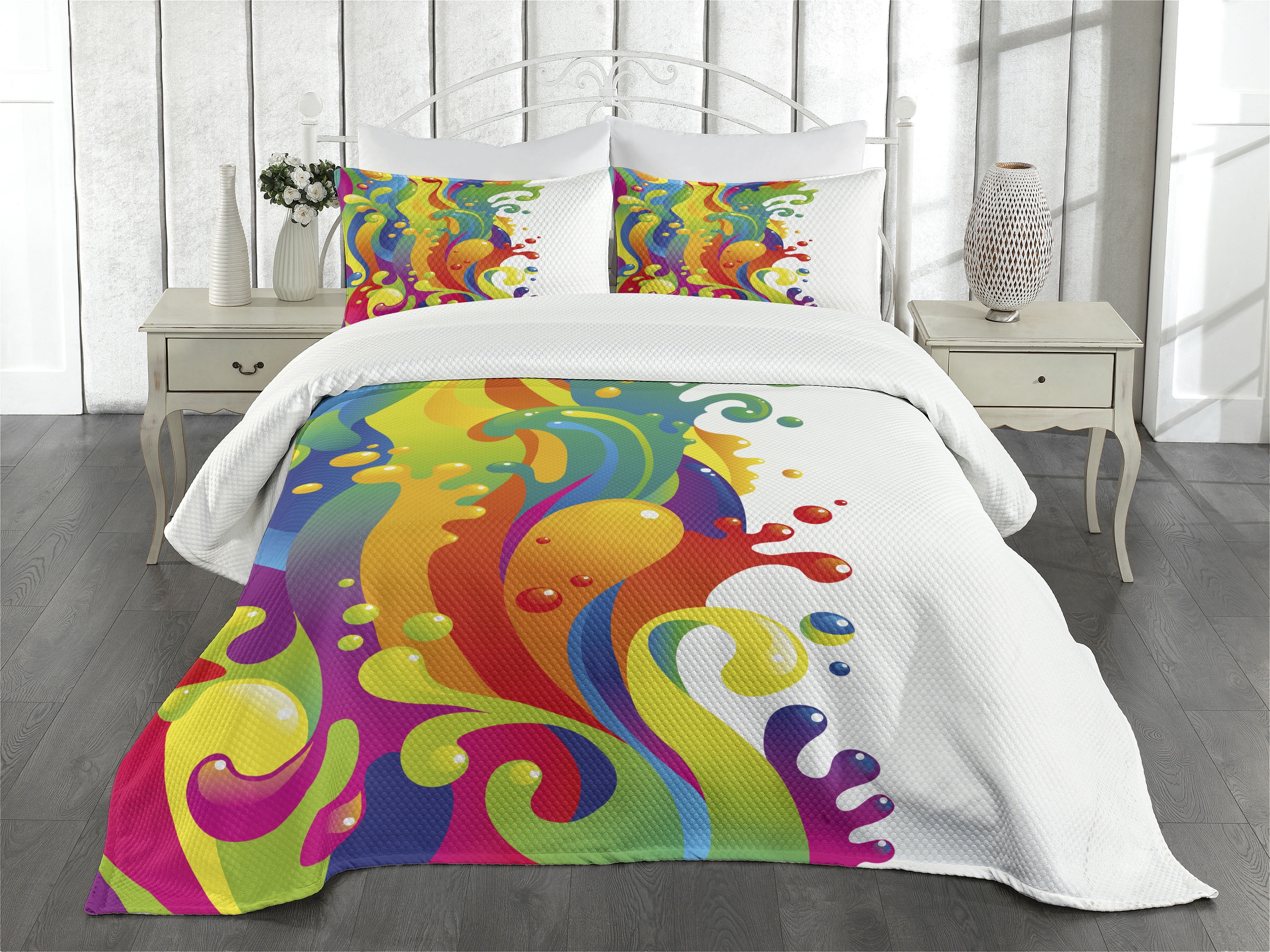 Psychedelic Rainbow Splash Queen Bedspread Set in White