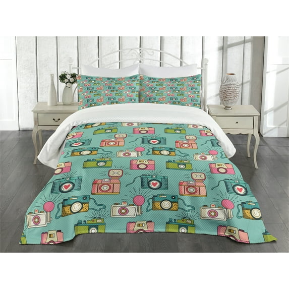 Ambesonne Retro Quilted Bedspread Set 3 Pcs, Hipster Photo Cameras, King Size, Multicolor