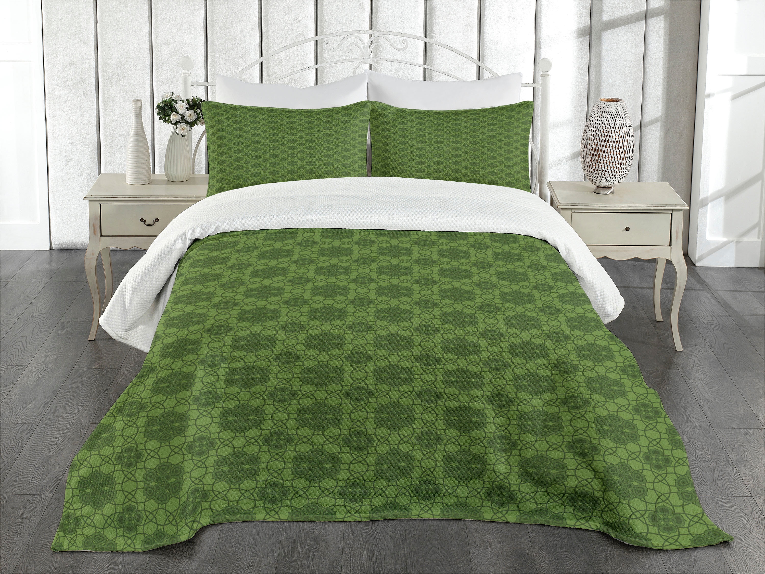 Green Geometric Patterned Queen Bedspread Set with Pillow Shams