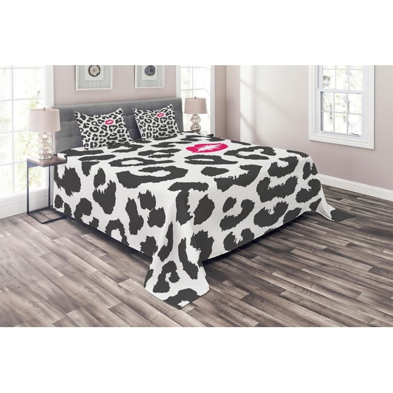 Ambesonne Savannah Quilted Coverlet 3 Pcs, Cheetah Leopard Kiss Print, Queen Size, Charcoal Grey and Pink