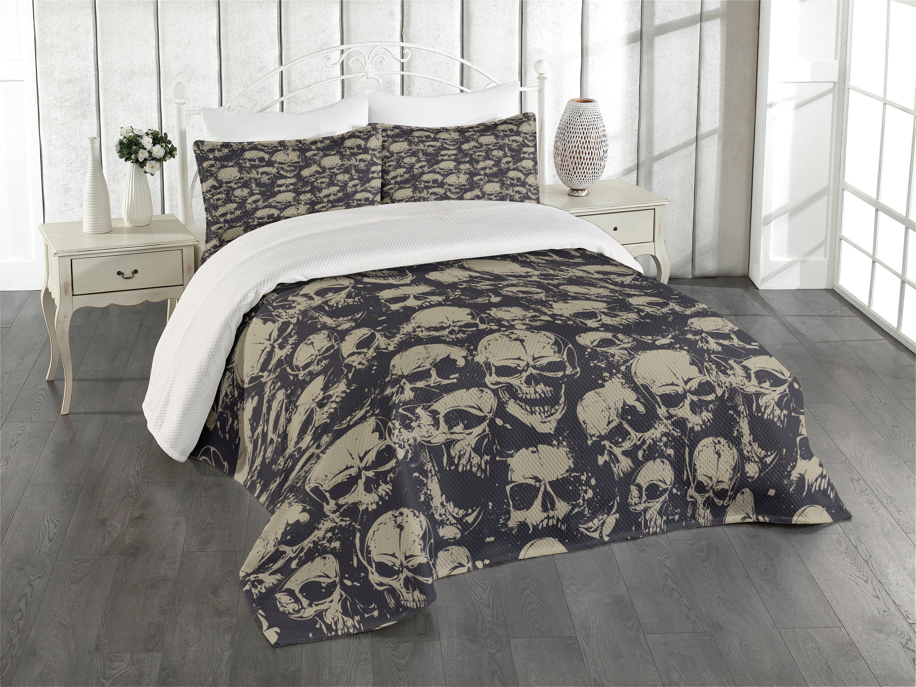 Charcoal Gray Skull Quilted Queen Bedspread Set with Shams