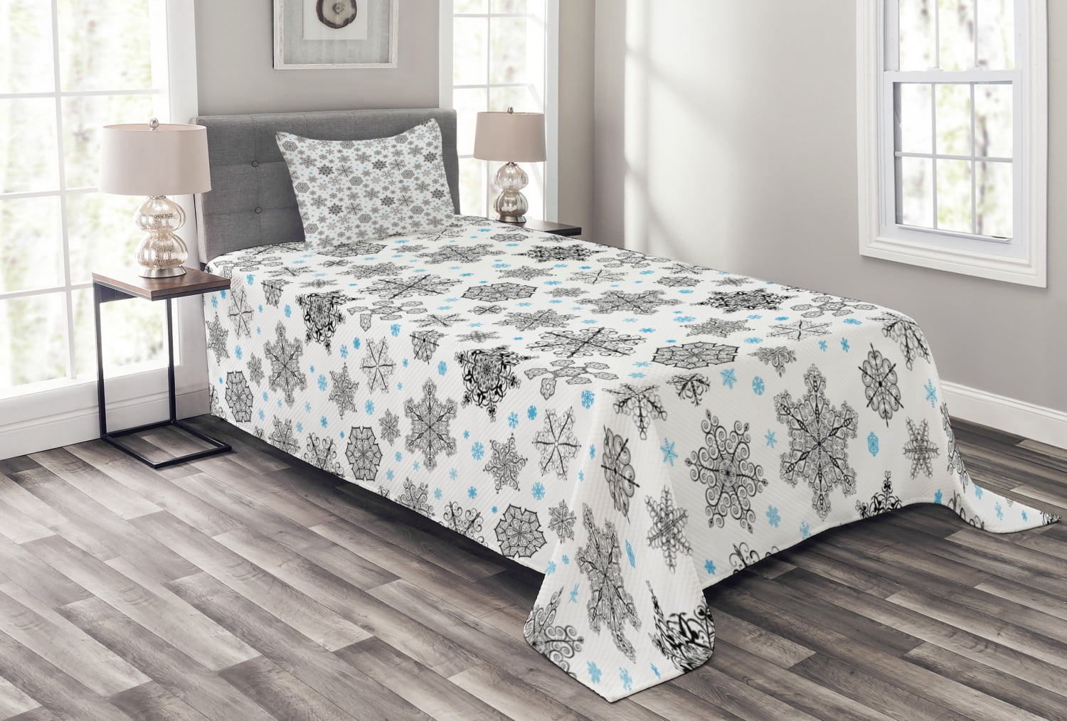 White Quilted Twin Bedspread Set with Snowflake Pattern