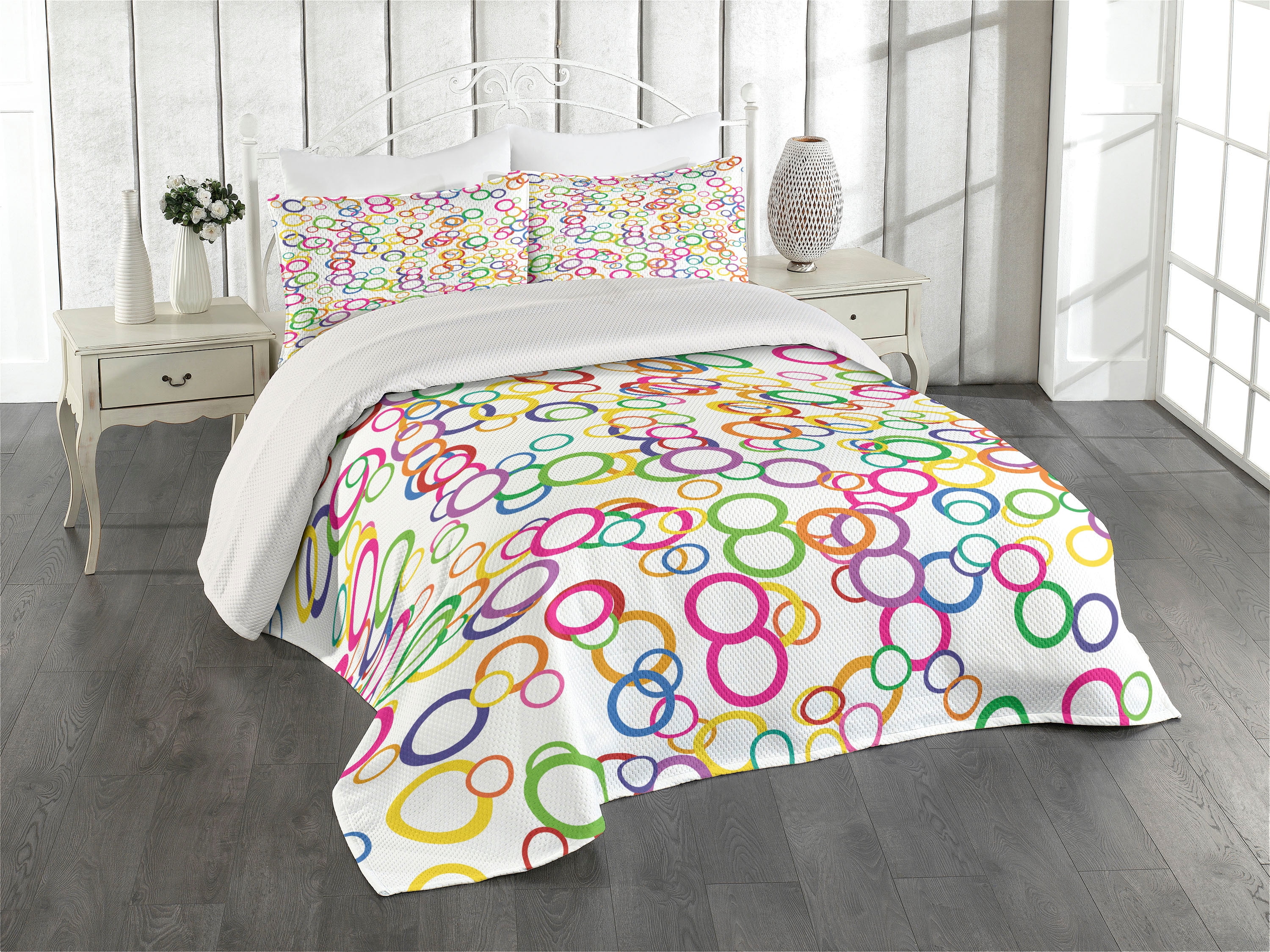 King Size White Quilted Bedspread Set with Colorful Circles