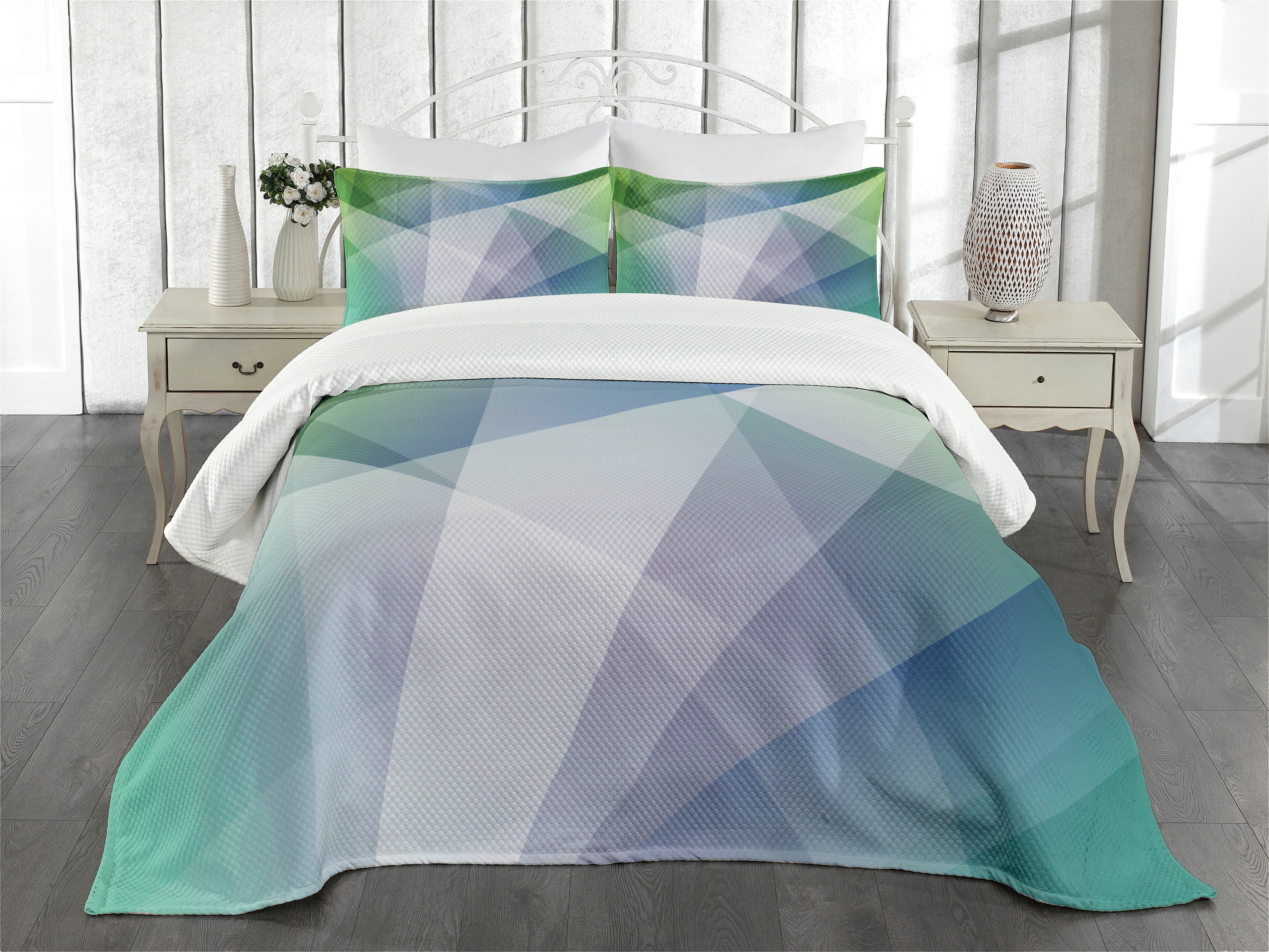 White Quilted King Bedspread Set with Pillow Shams