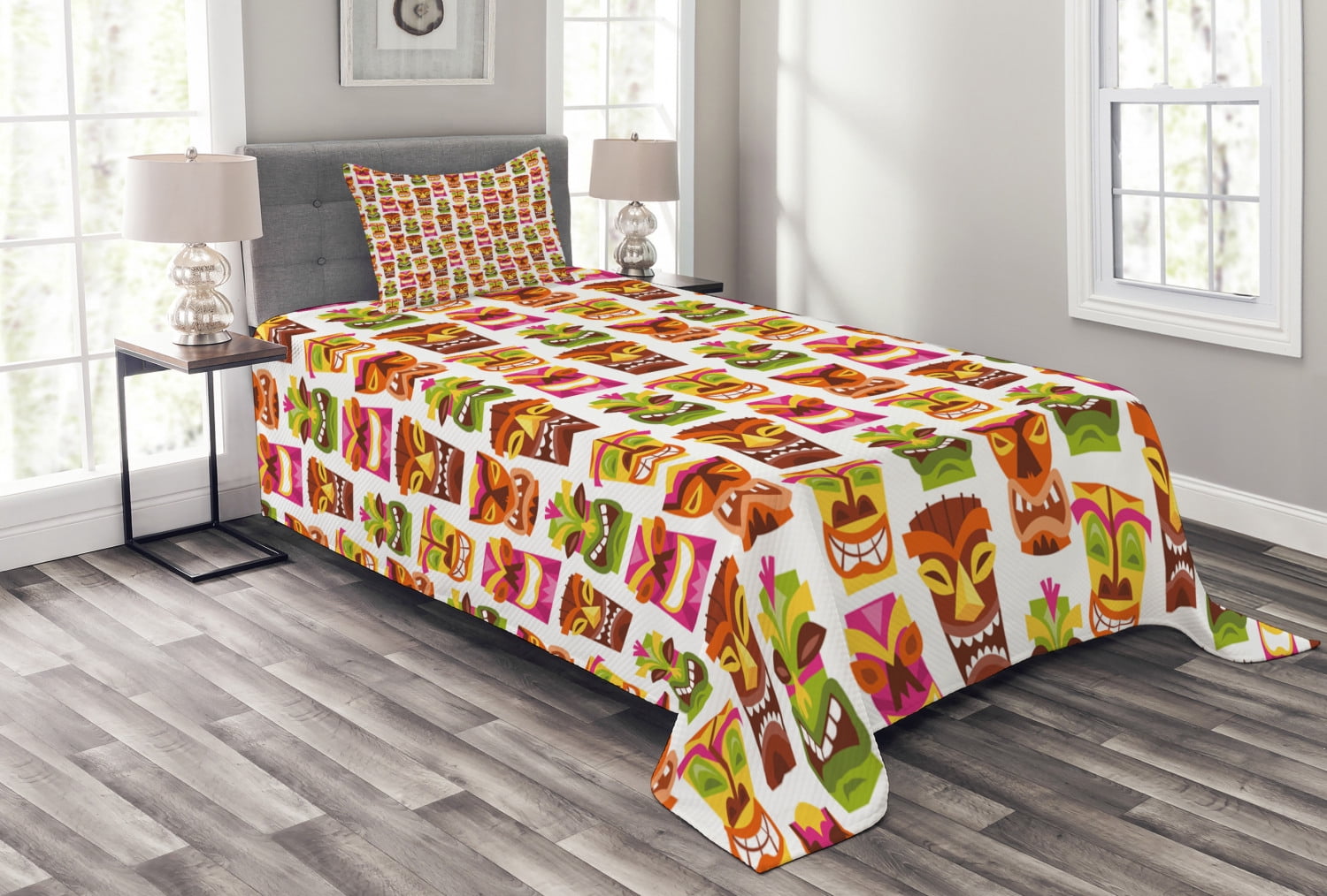 Twin White Quilted Bedspread Set with Tiki Print