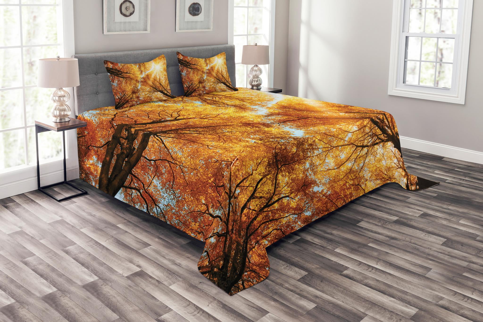 Autumn Sunbeams Forest Queen Quilted Bedspread Set in White